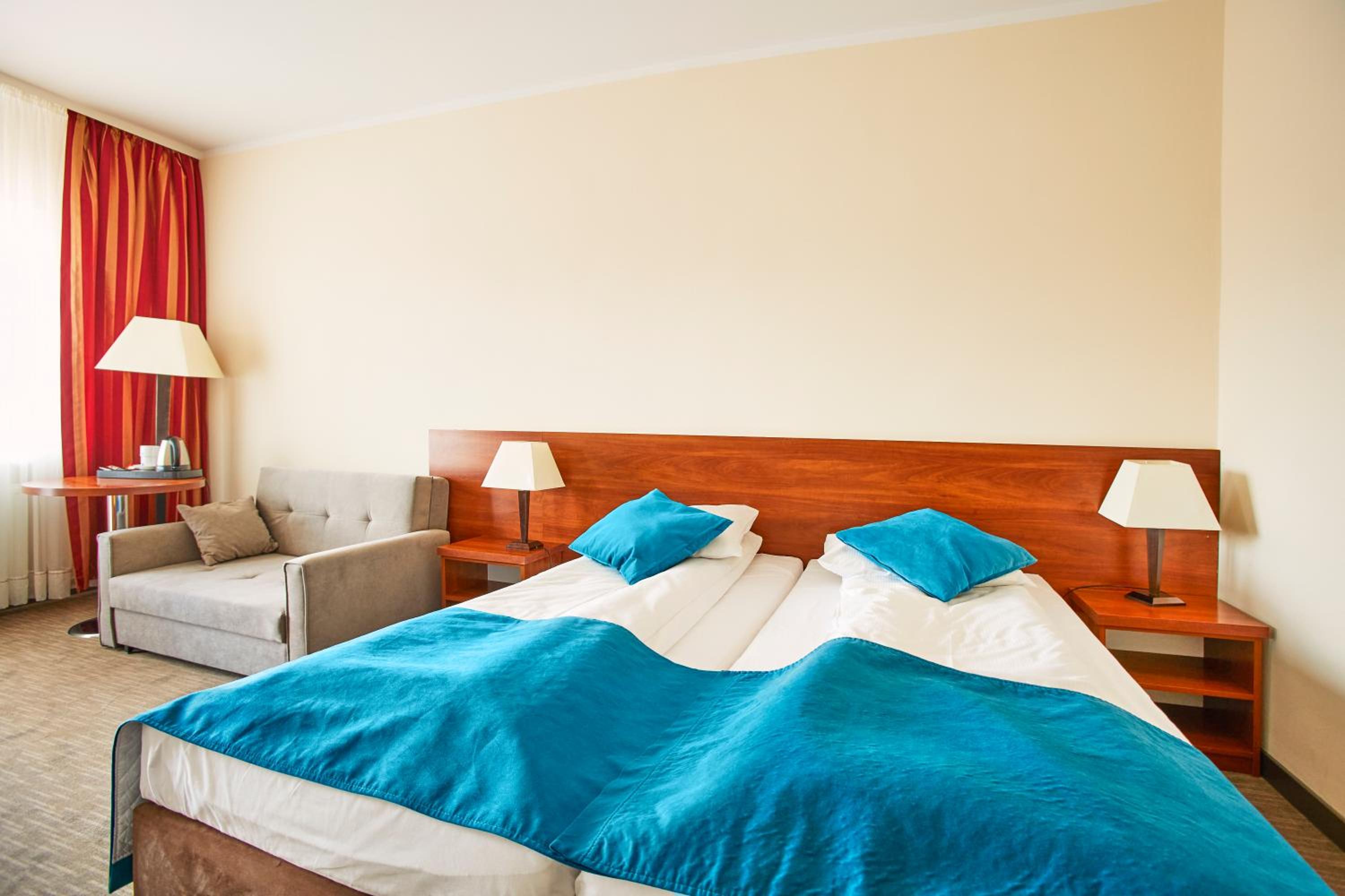 Standard Twin Room - Photo 5