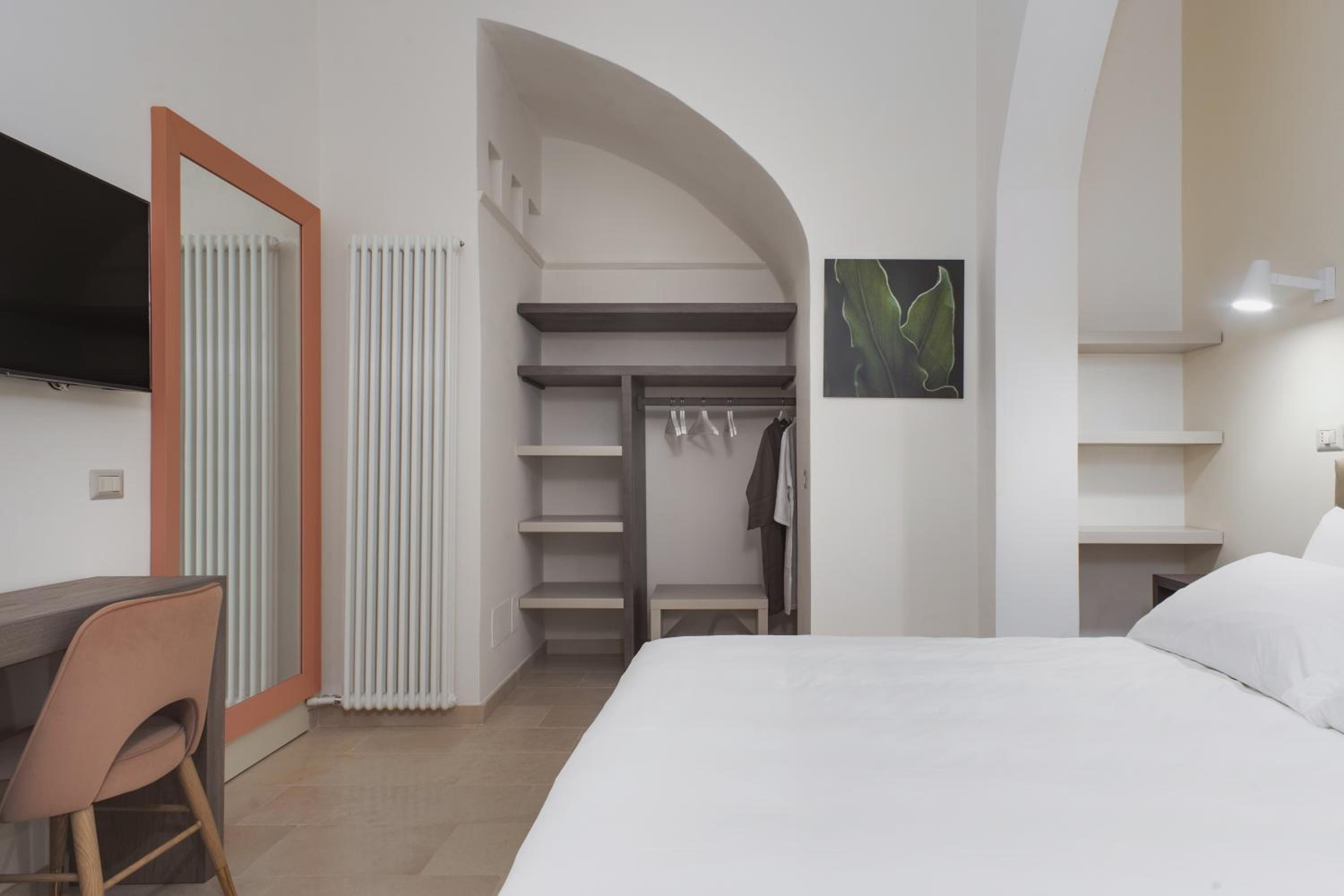 Junior Suite with Garden View - Photo 1