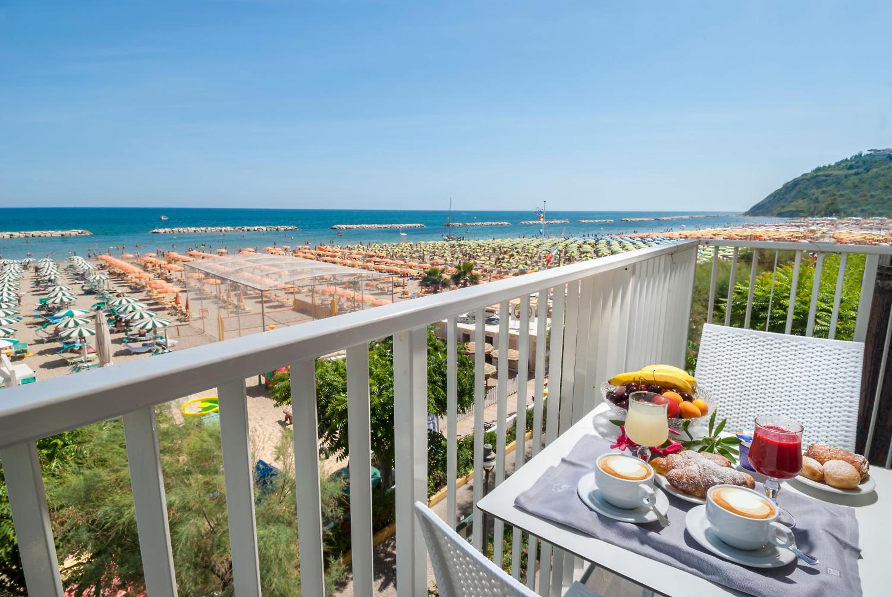 Double Room with Sea View photo 1