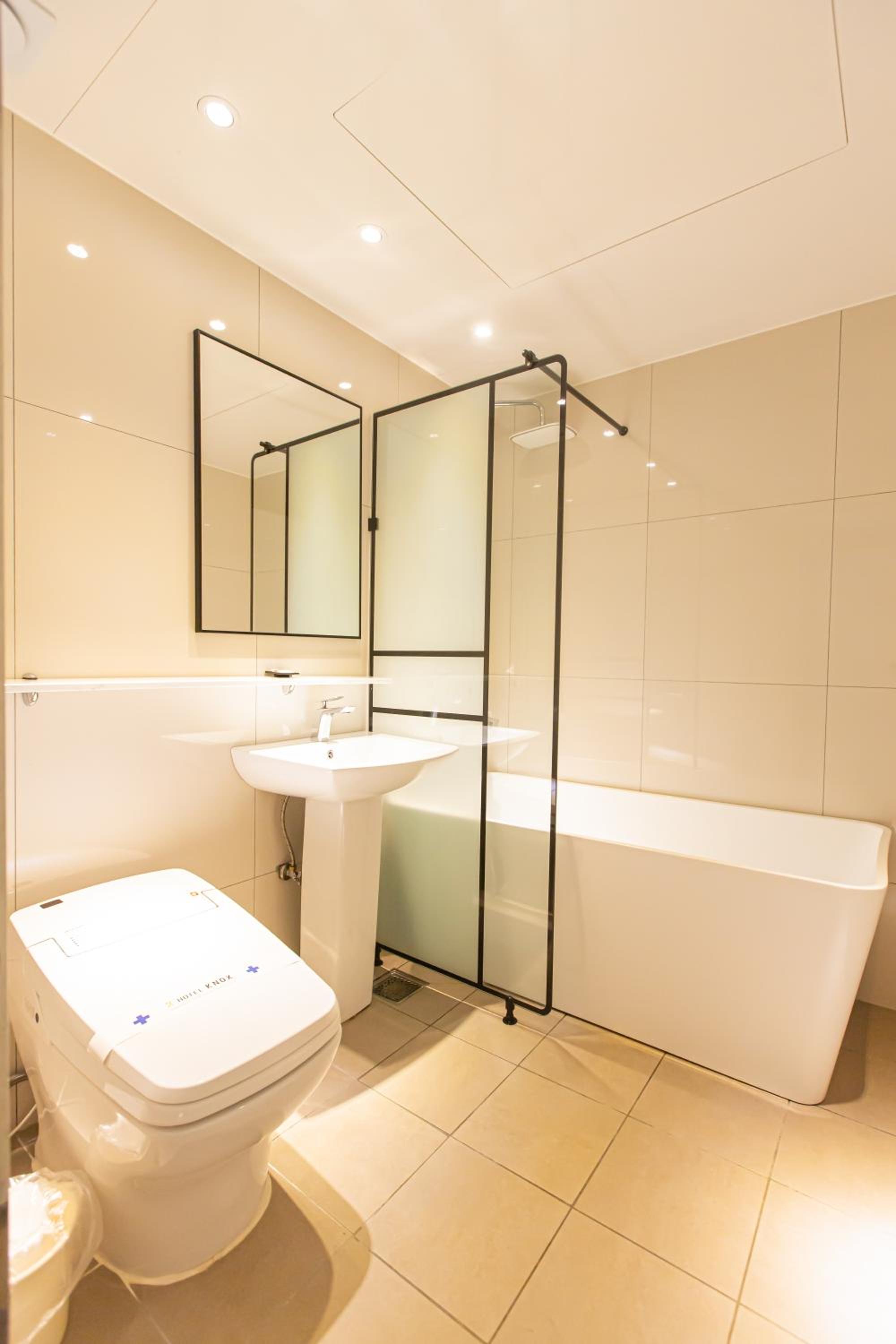 Deluxe Double Room - Photo 7