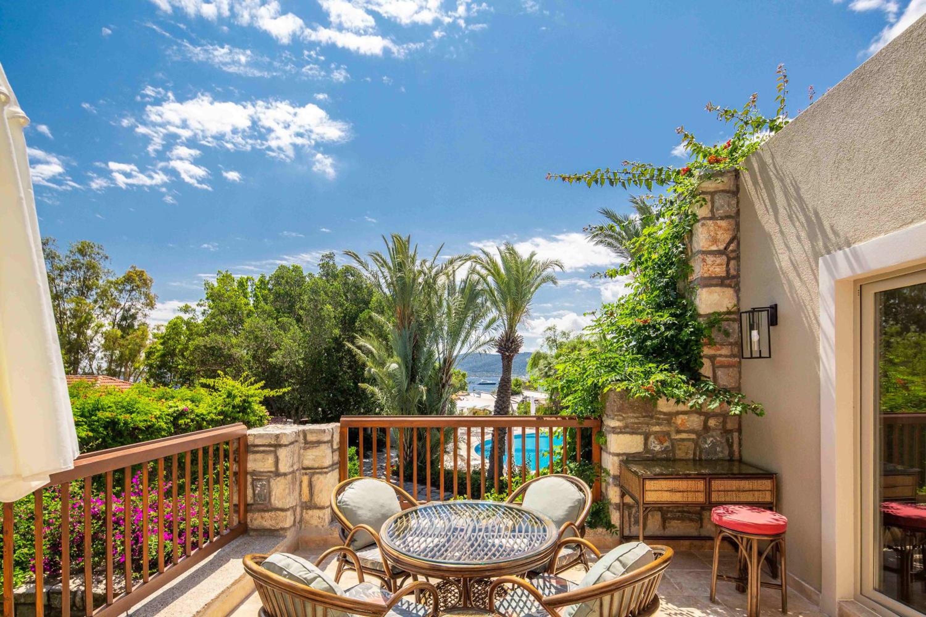 Suite with Sea View thumbnail 5