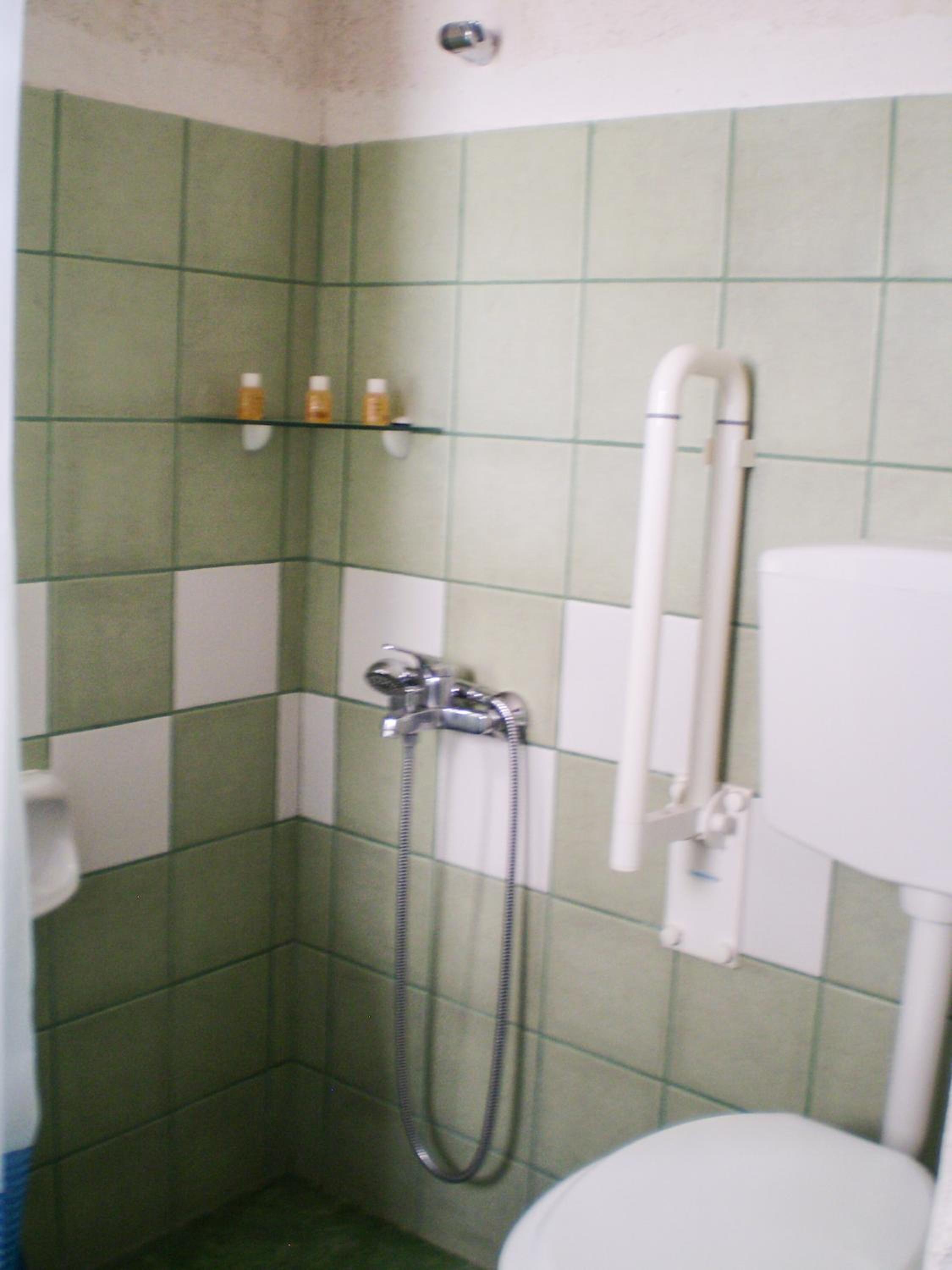 Double Room - Disability Access - Photo 3