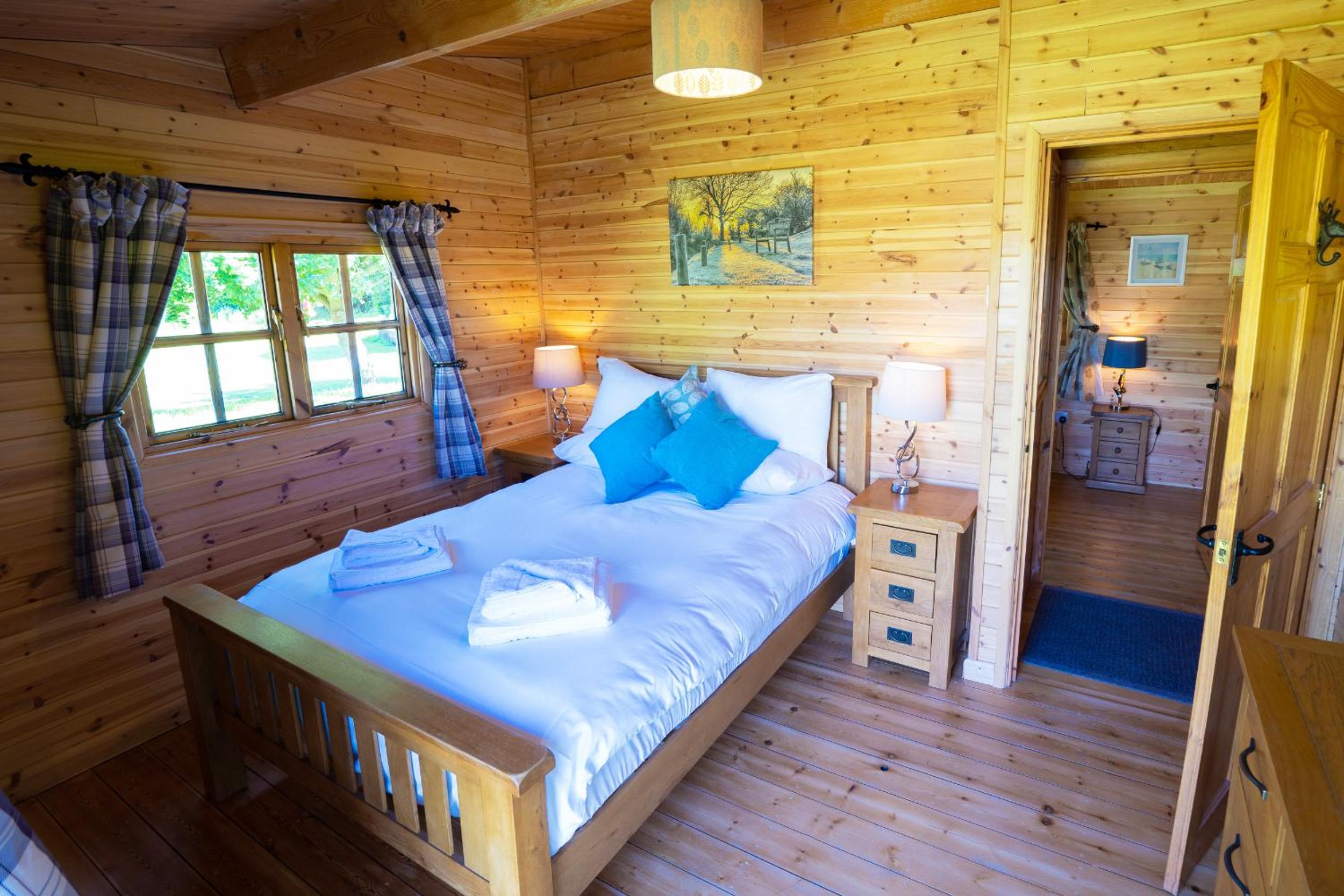 Medium Log Cabin - Pet Friendly photo 3