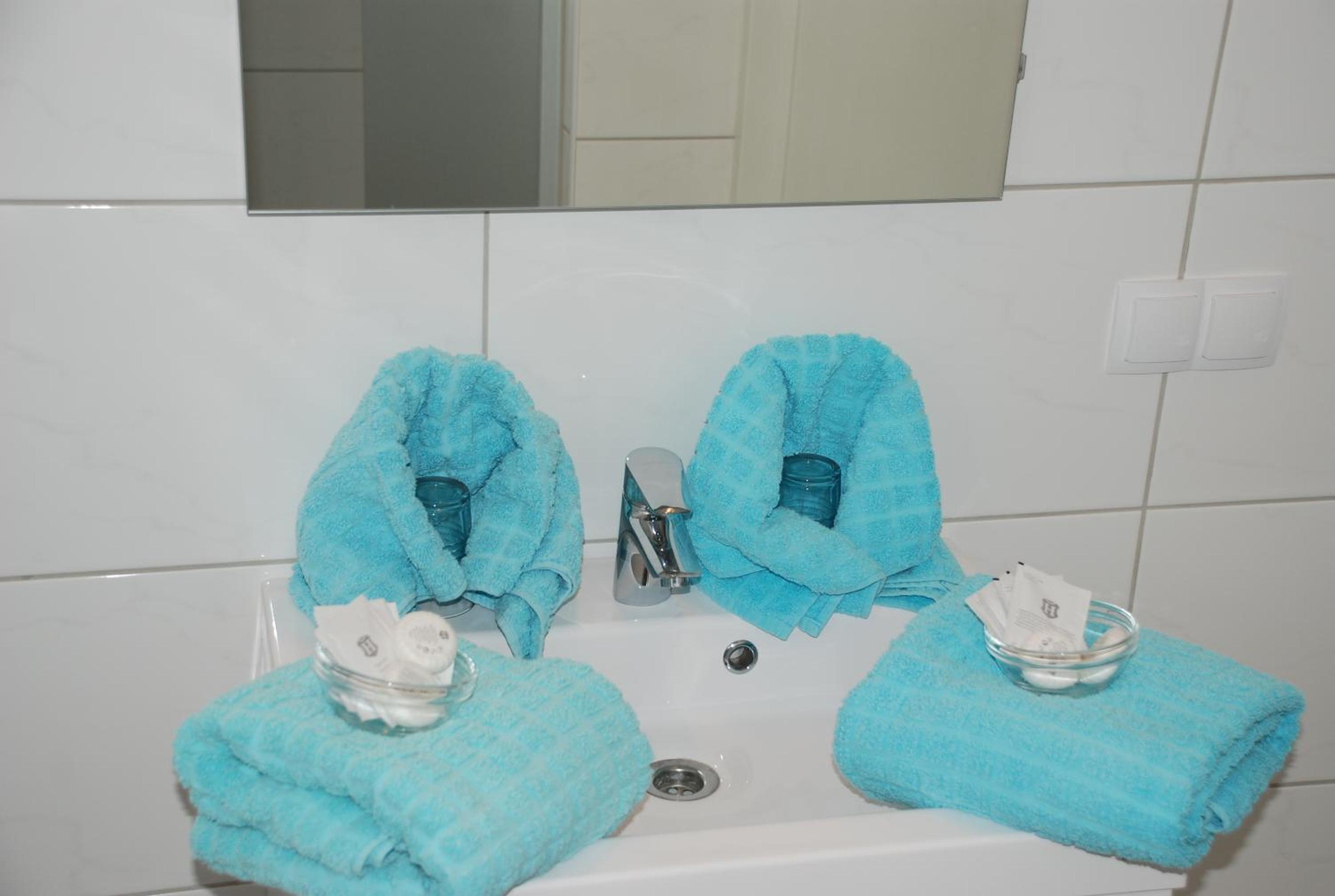 Double Room with Bath photo 3