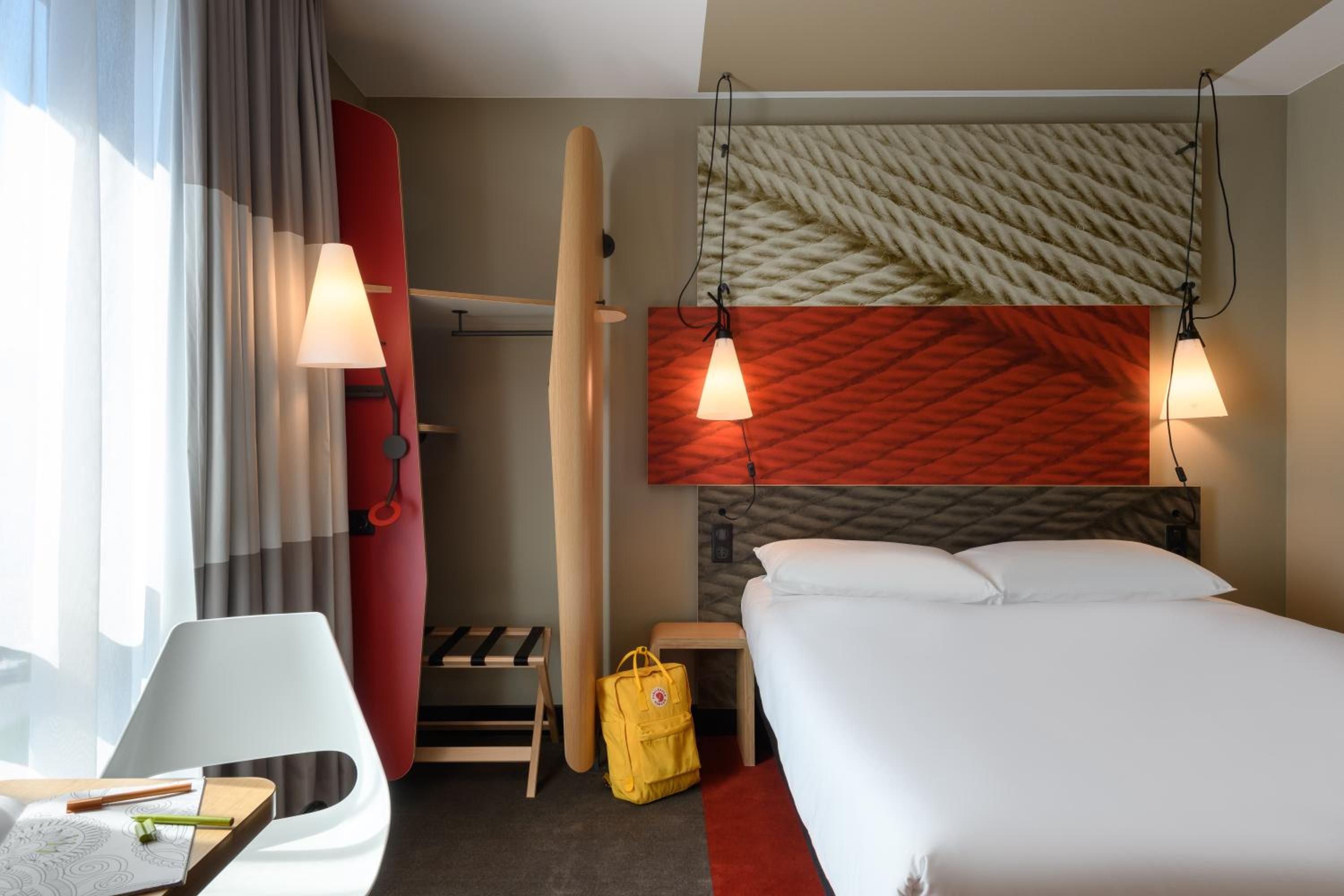 Family Room with One Double Bed and One Single Bed - Photo 2