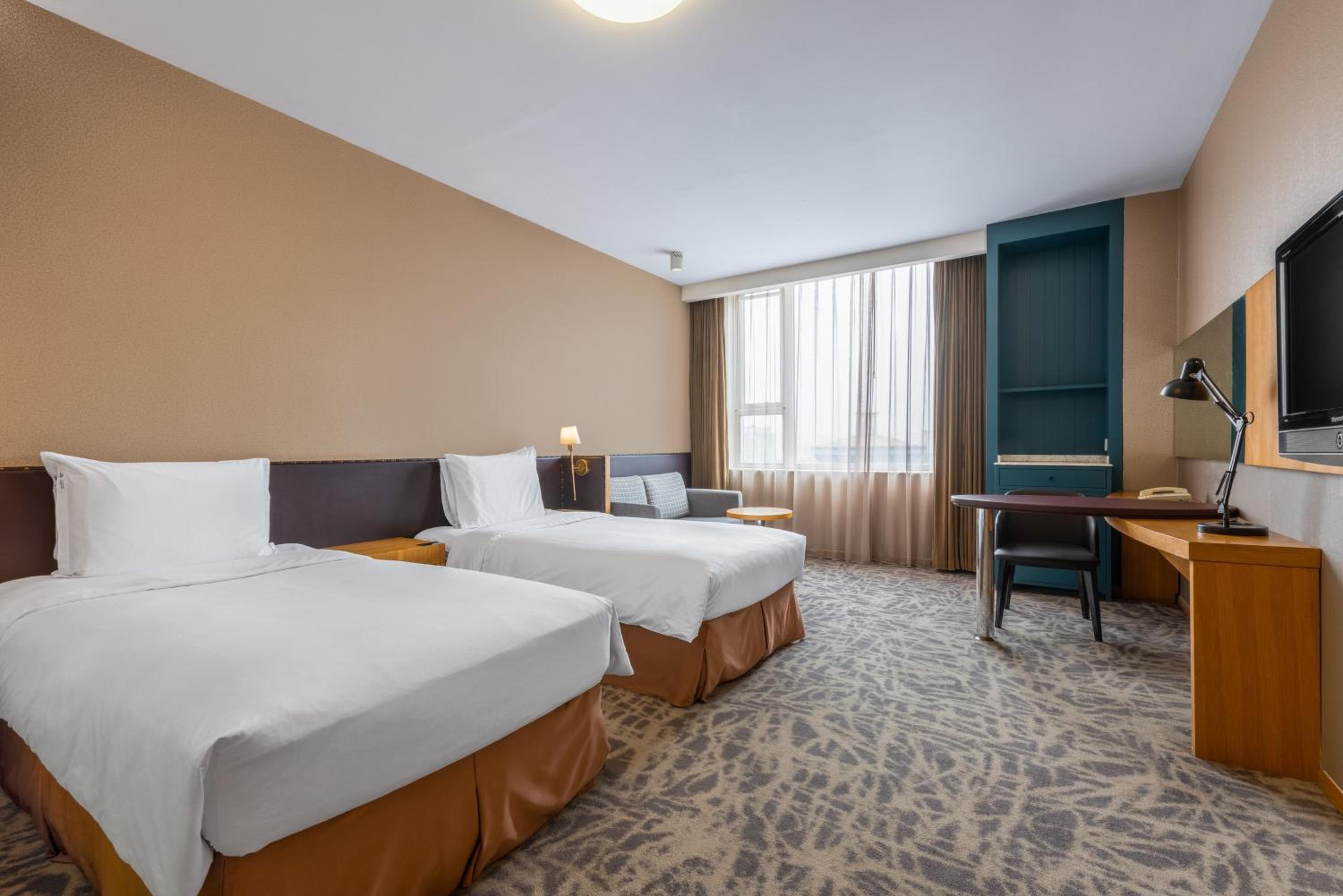 Superior Twin Room
