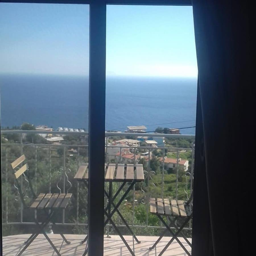 Deluxe Double Room with Balcony and Sea View photo 3