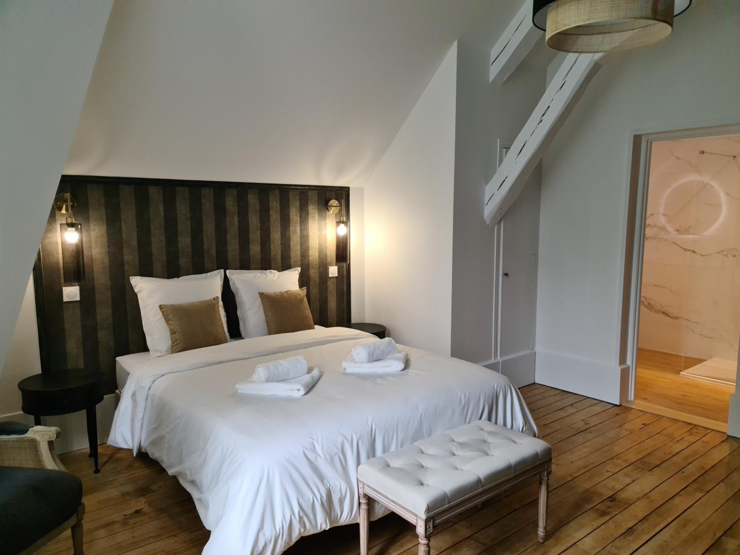Queen Room with Garden View