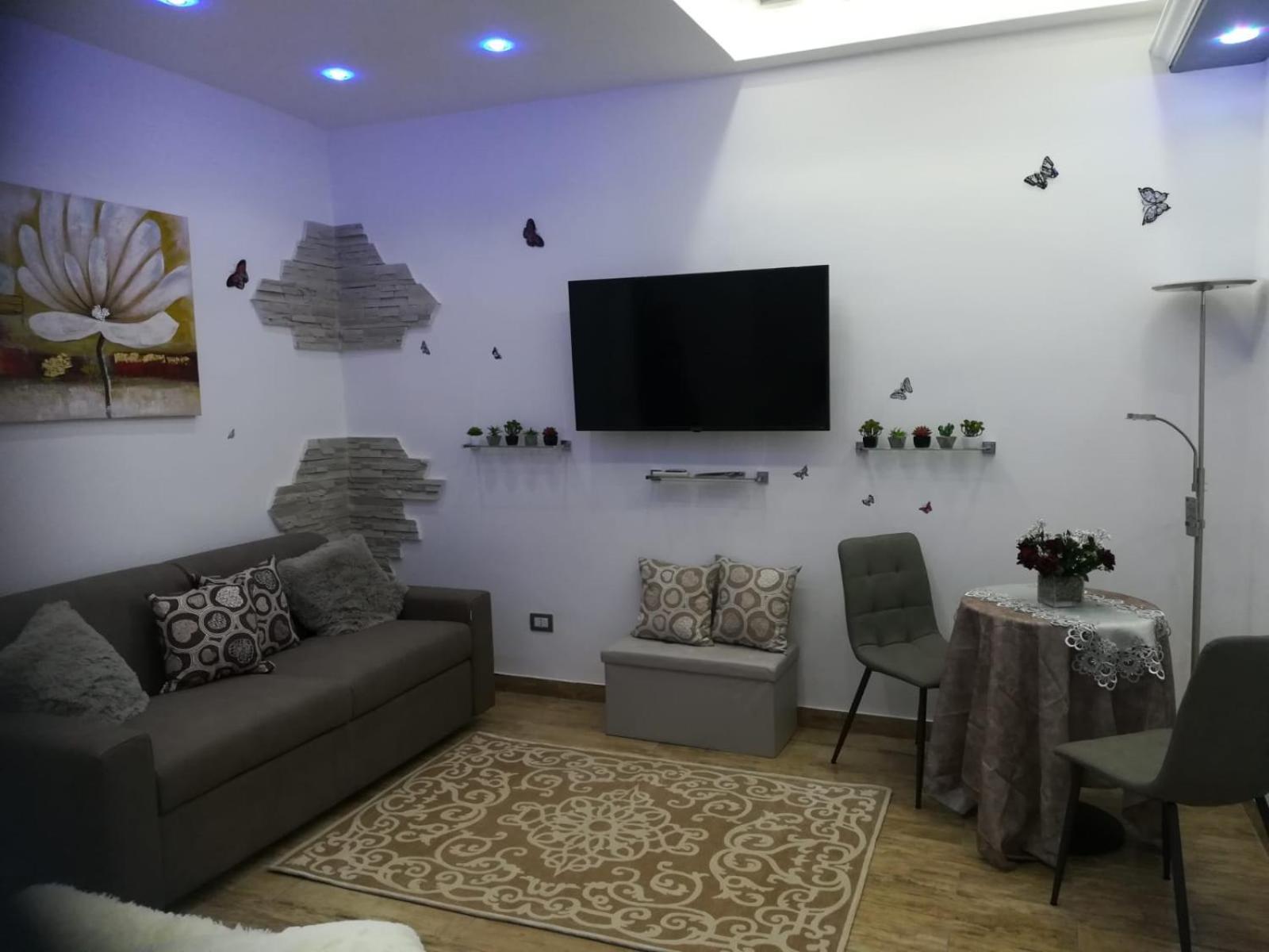 Family Room photo 2