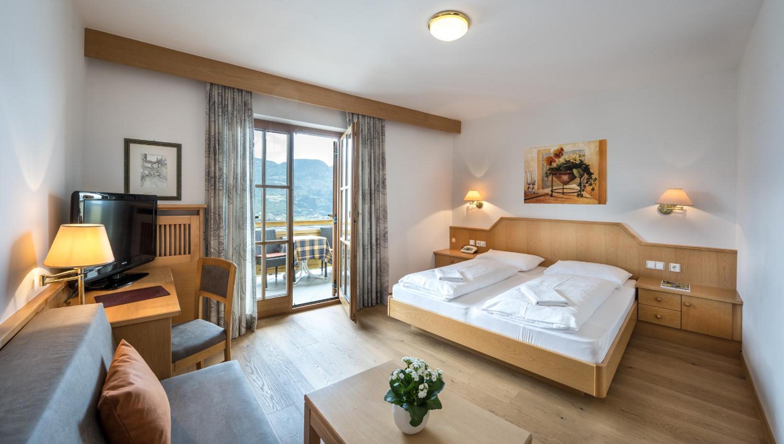 Classic Double Room with Balcony photo 1