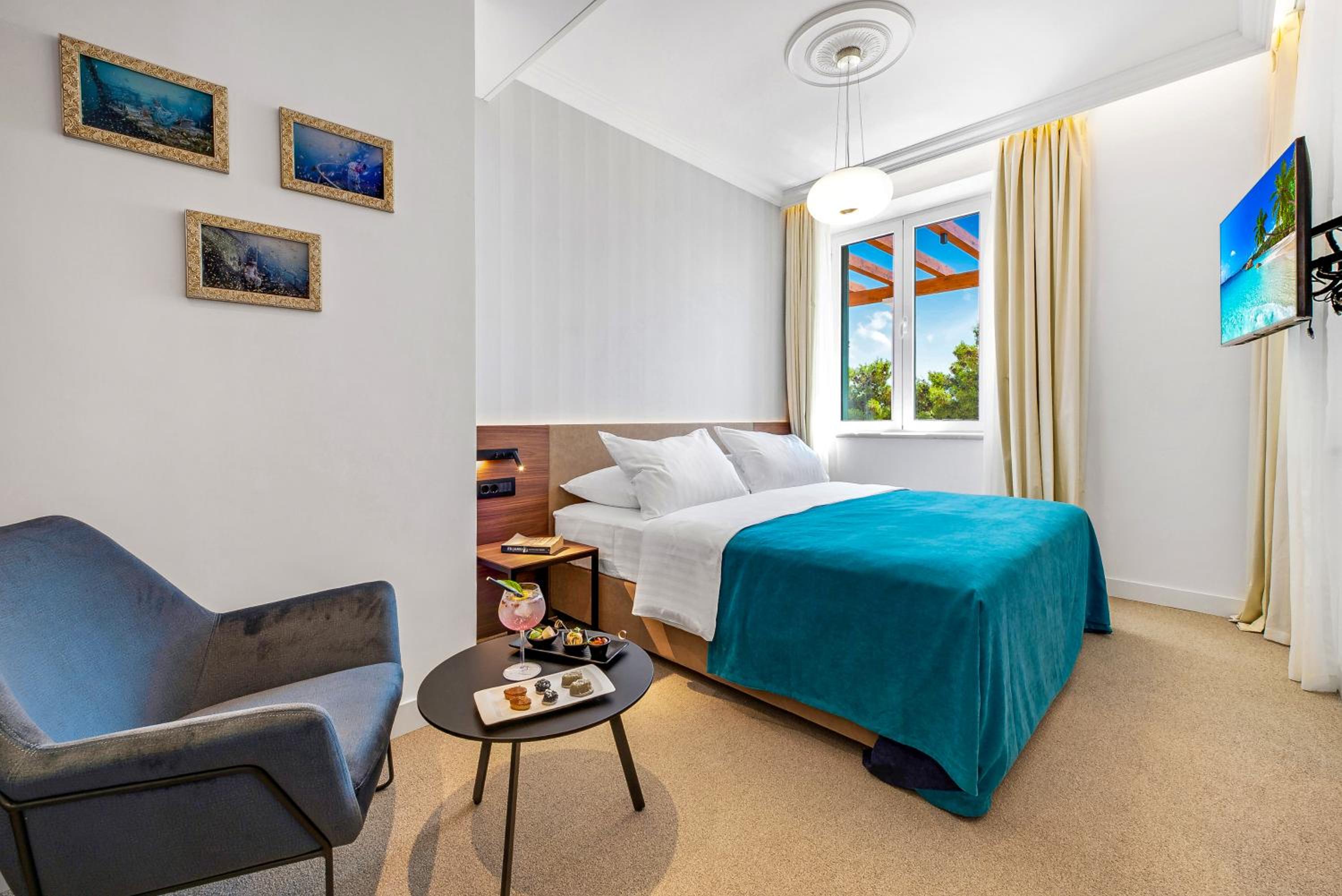 Standard Doppel- oder Zweibettzimmer mit Meerblick