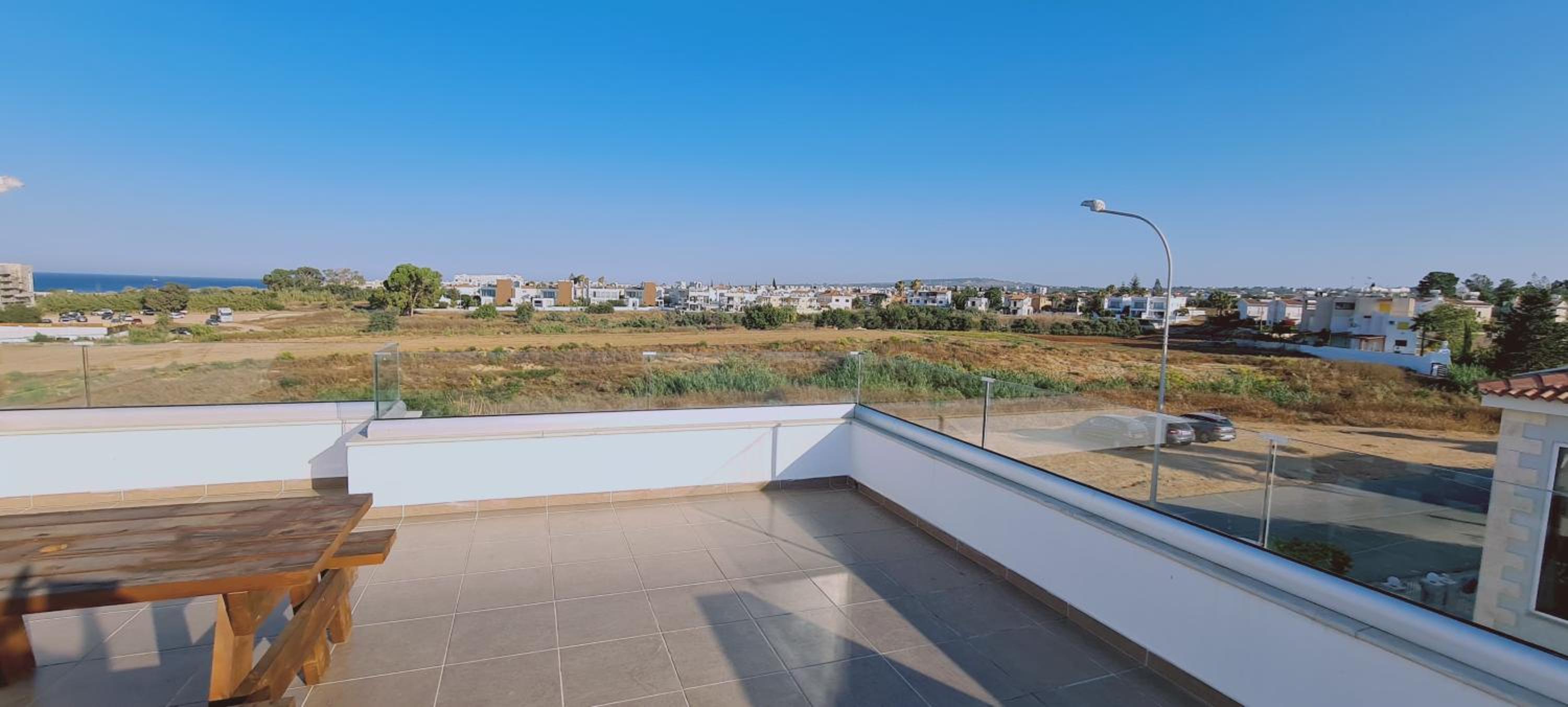Apartment with Terrace - Photo 34
