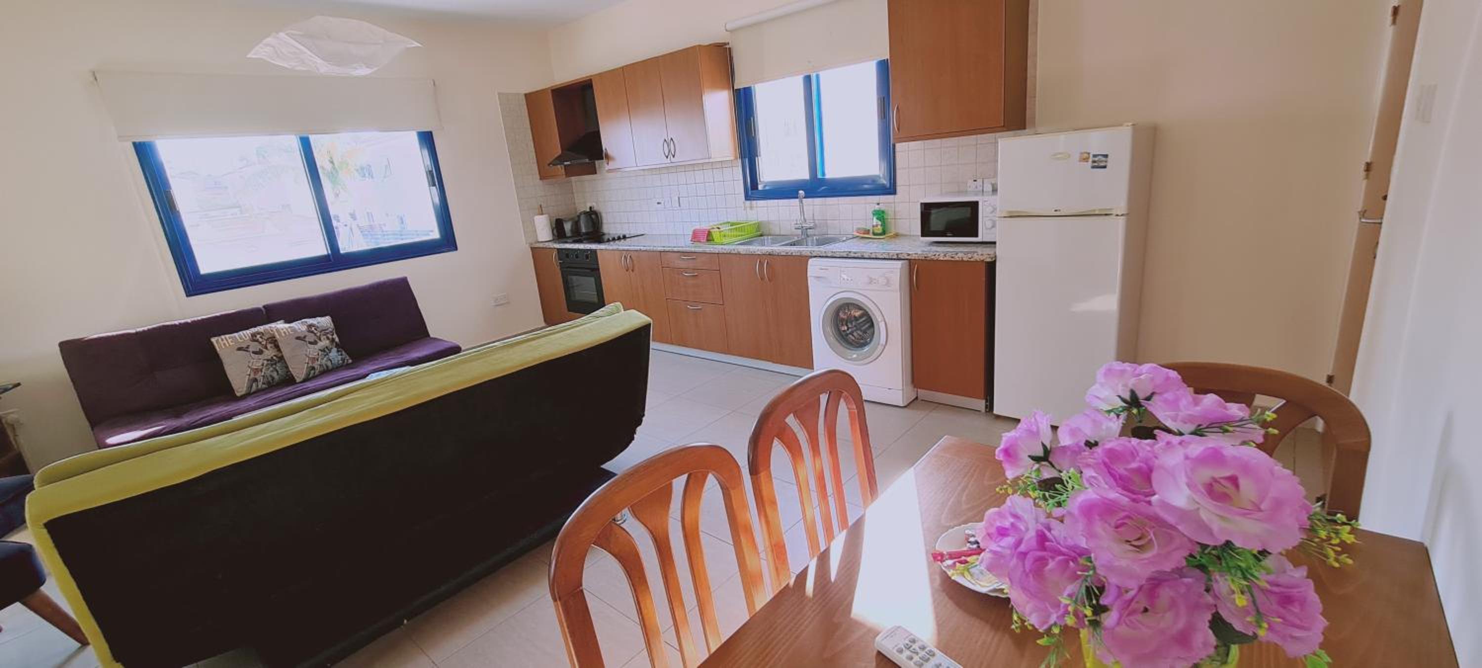 Apartment with Terrace - Photo 18