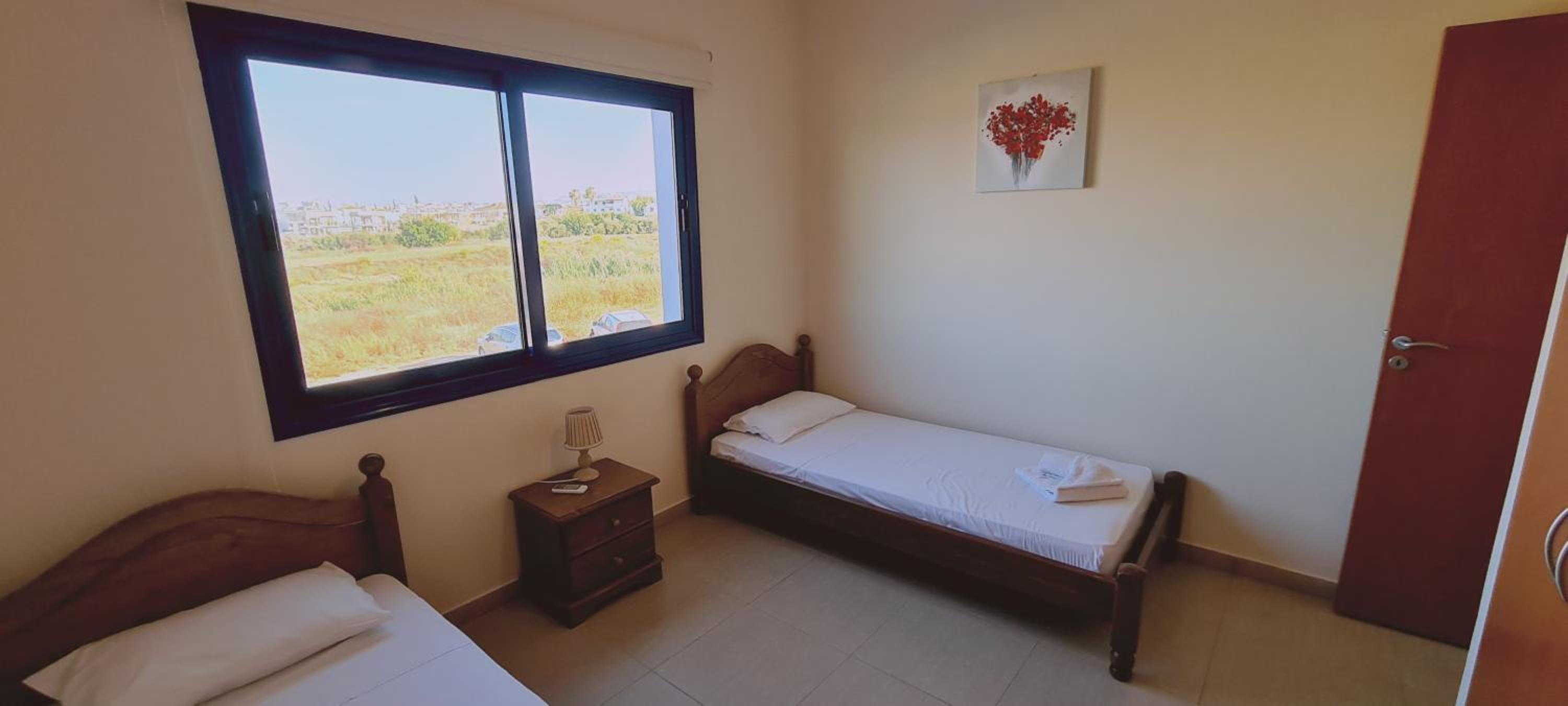 Apartment with Terrace - Photo 10