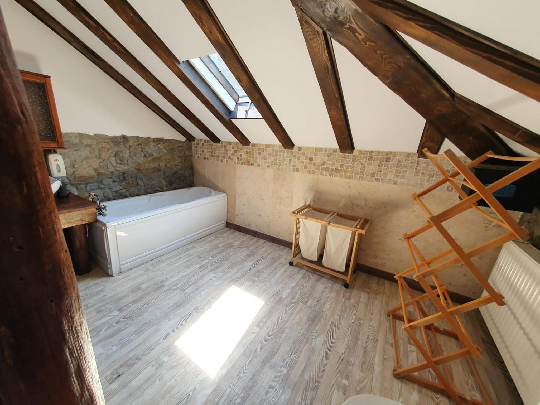 King Room with Two King Beds - Photo 5