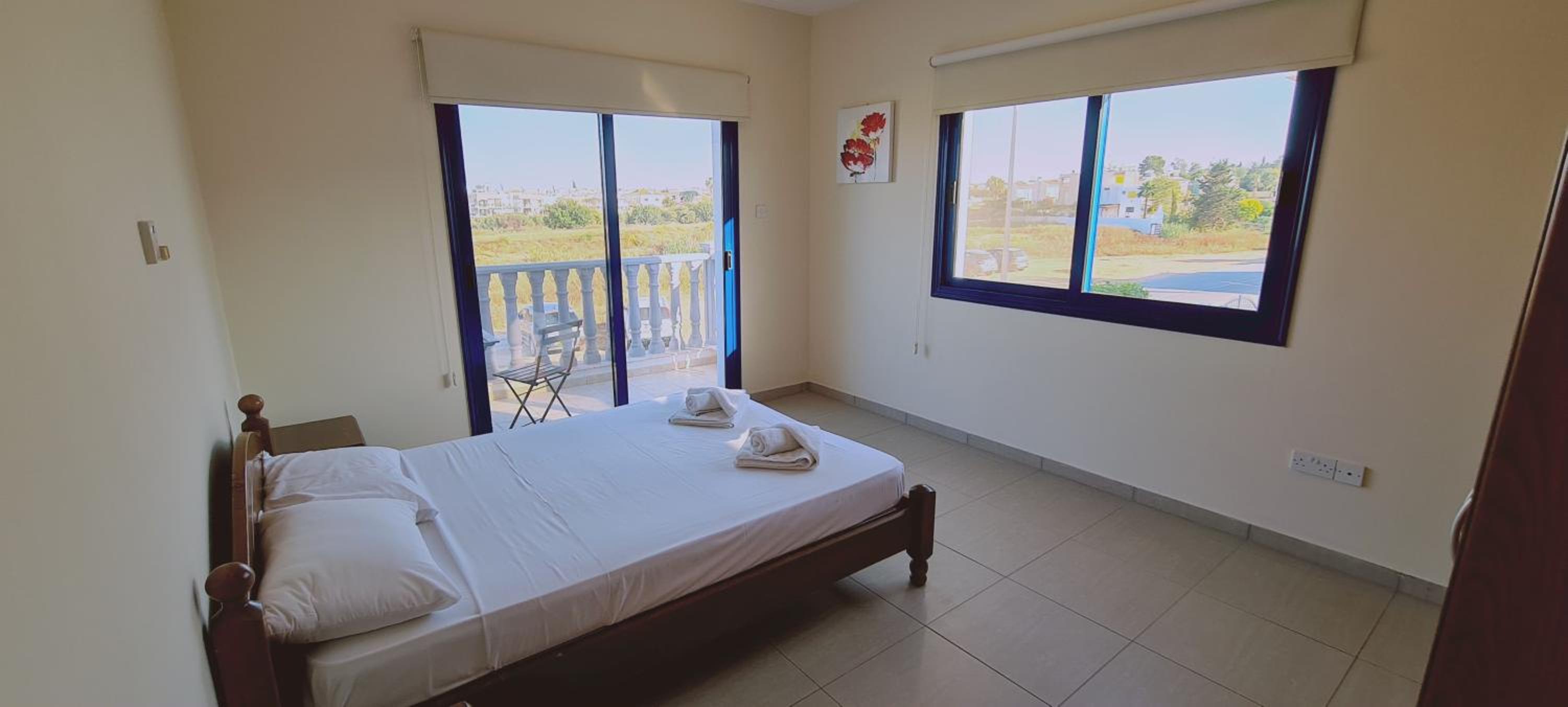 Apartment with Terrace - Photo 15