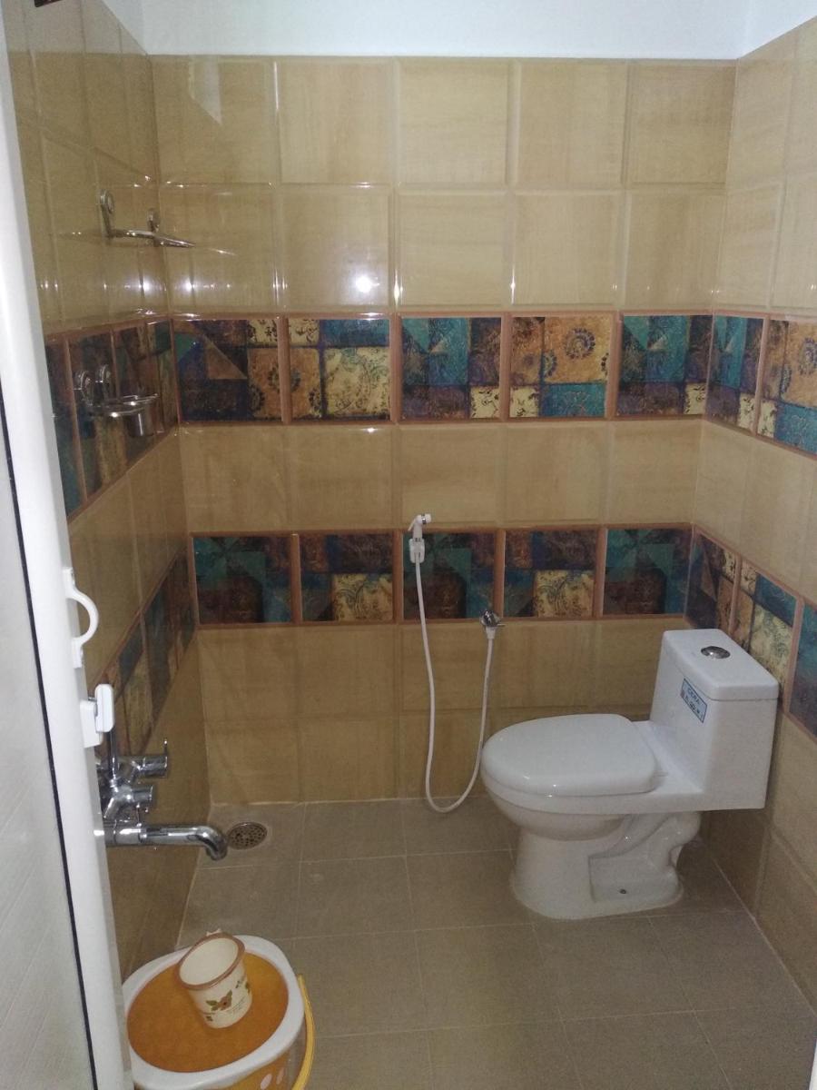 Deluxe Double Room (2 Adults + 1 Child) - Photo 8