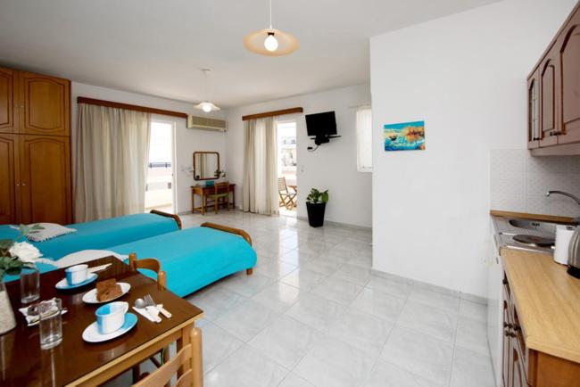 Apartment with Balcony photo 3