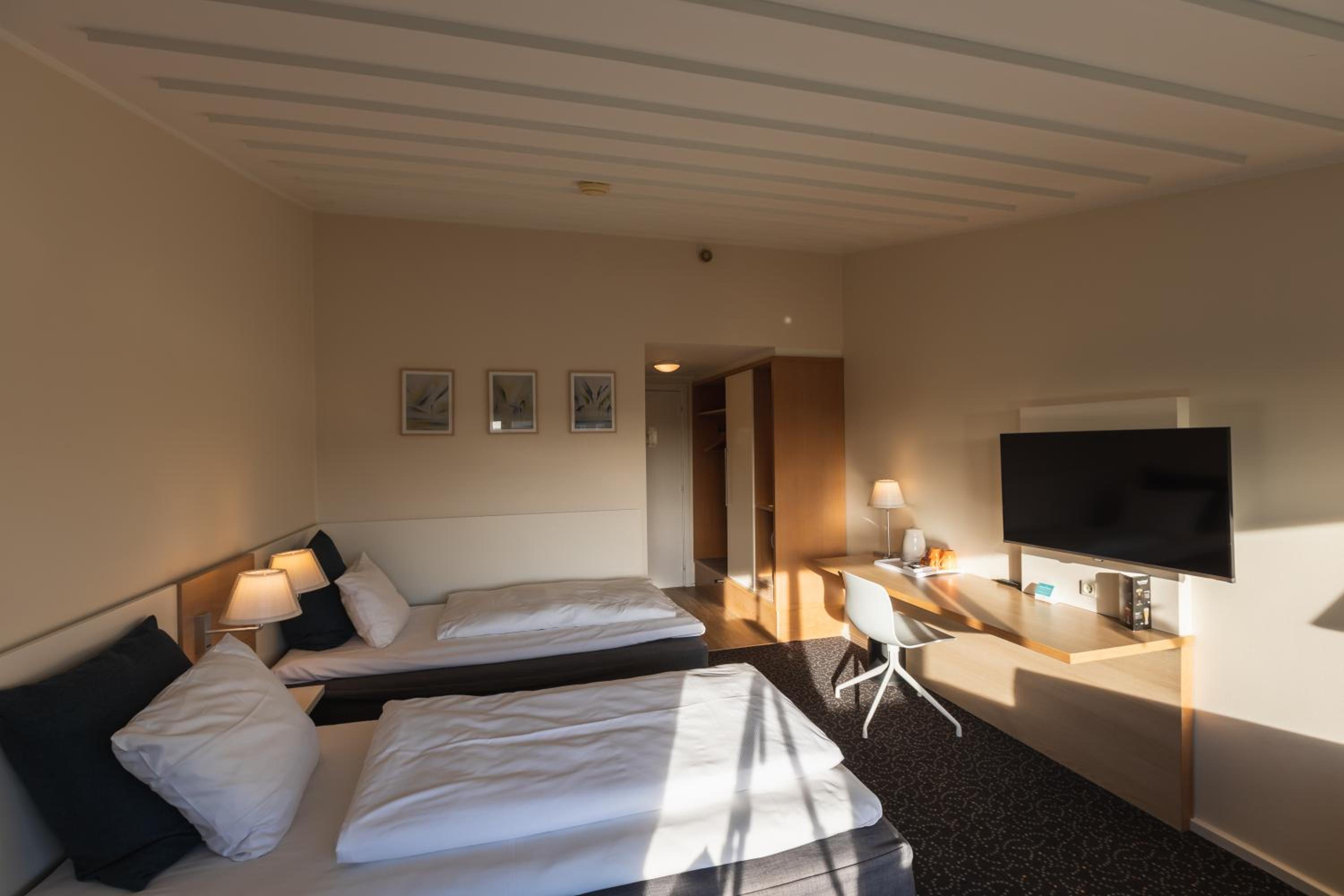 Standard Twin Room - Photo 2