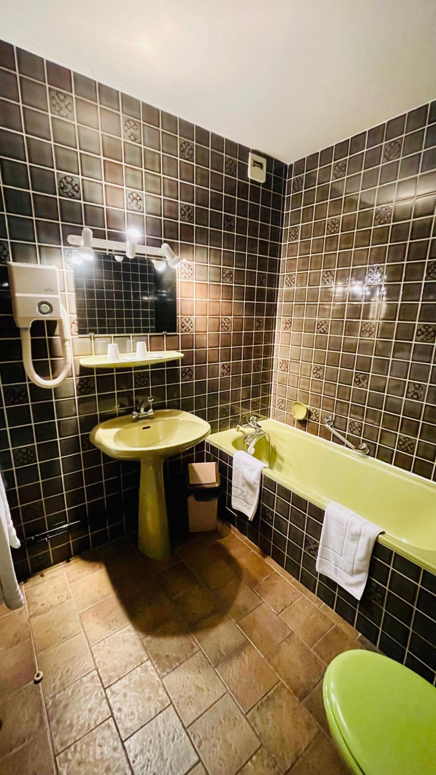 Twin Room with Private External Bathroom photo 3