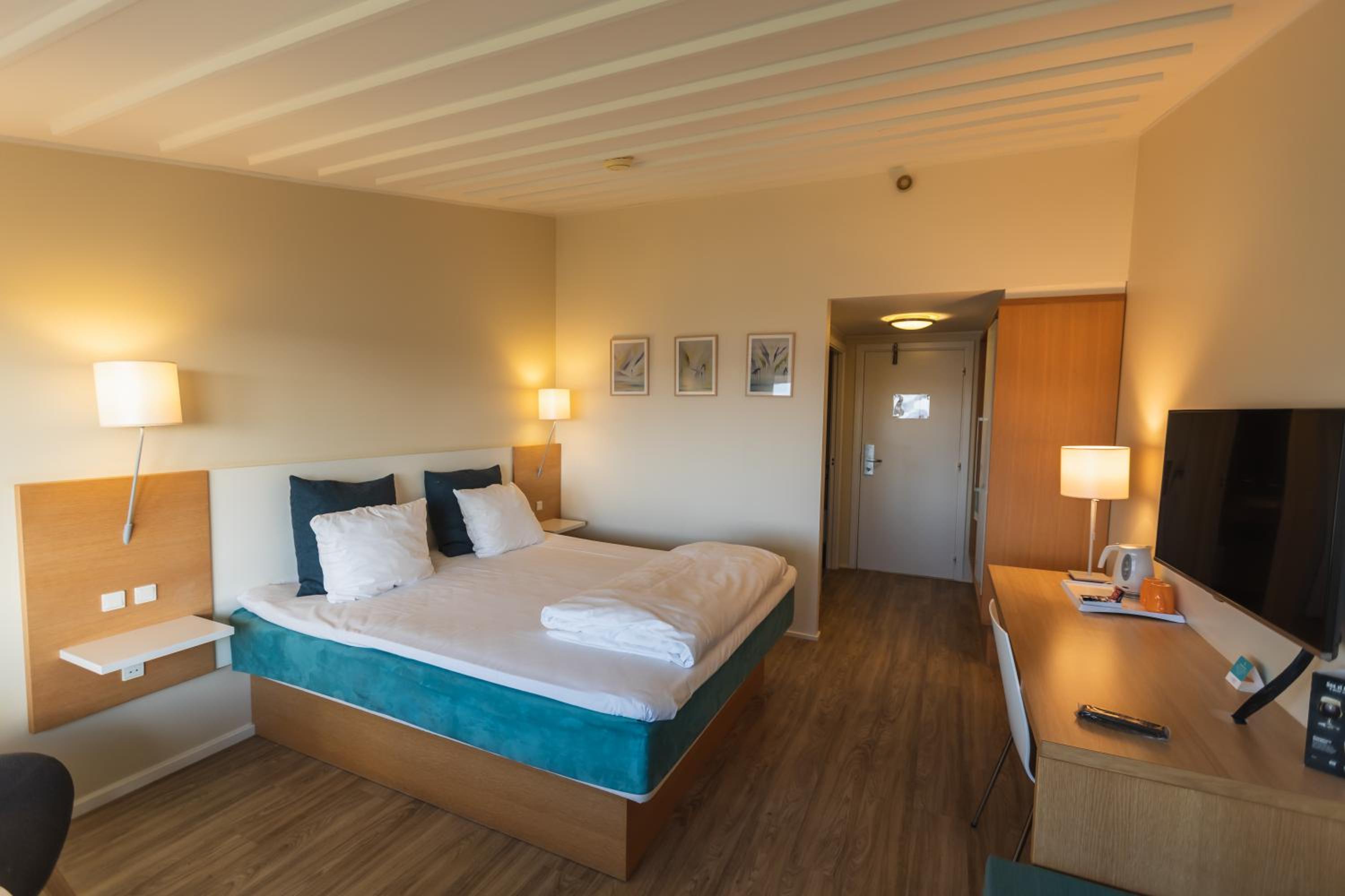 Superior King Room - Photo 7