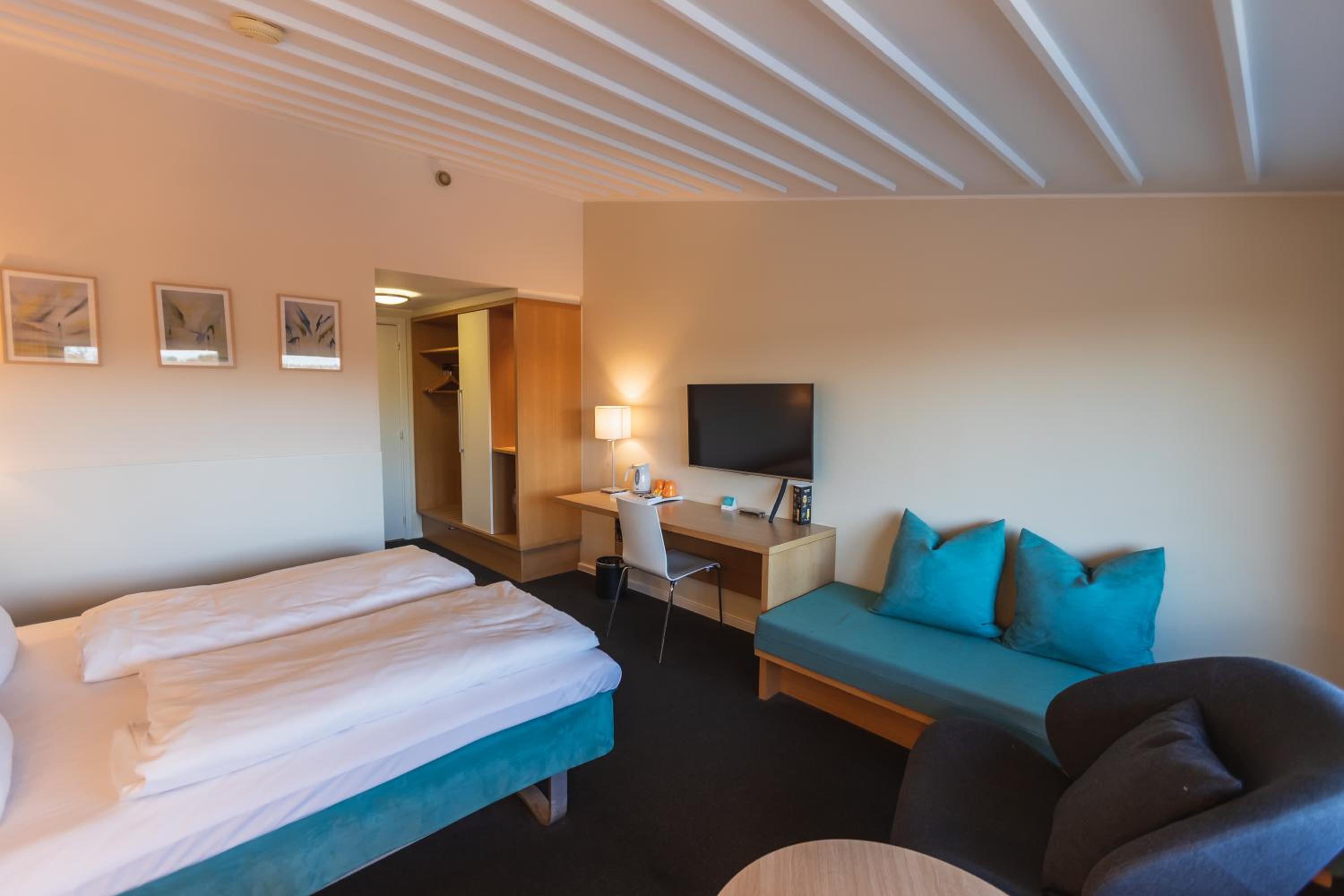 Deluxe King Room - Photo 5