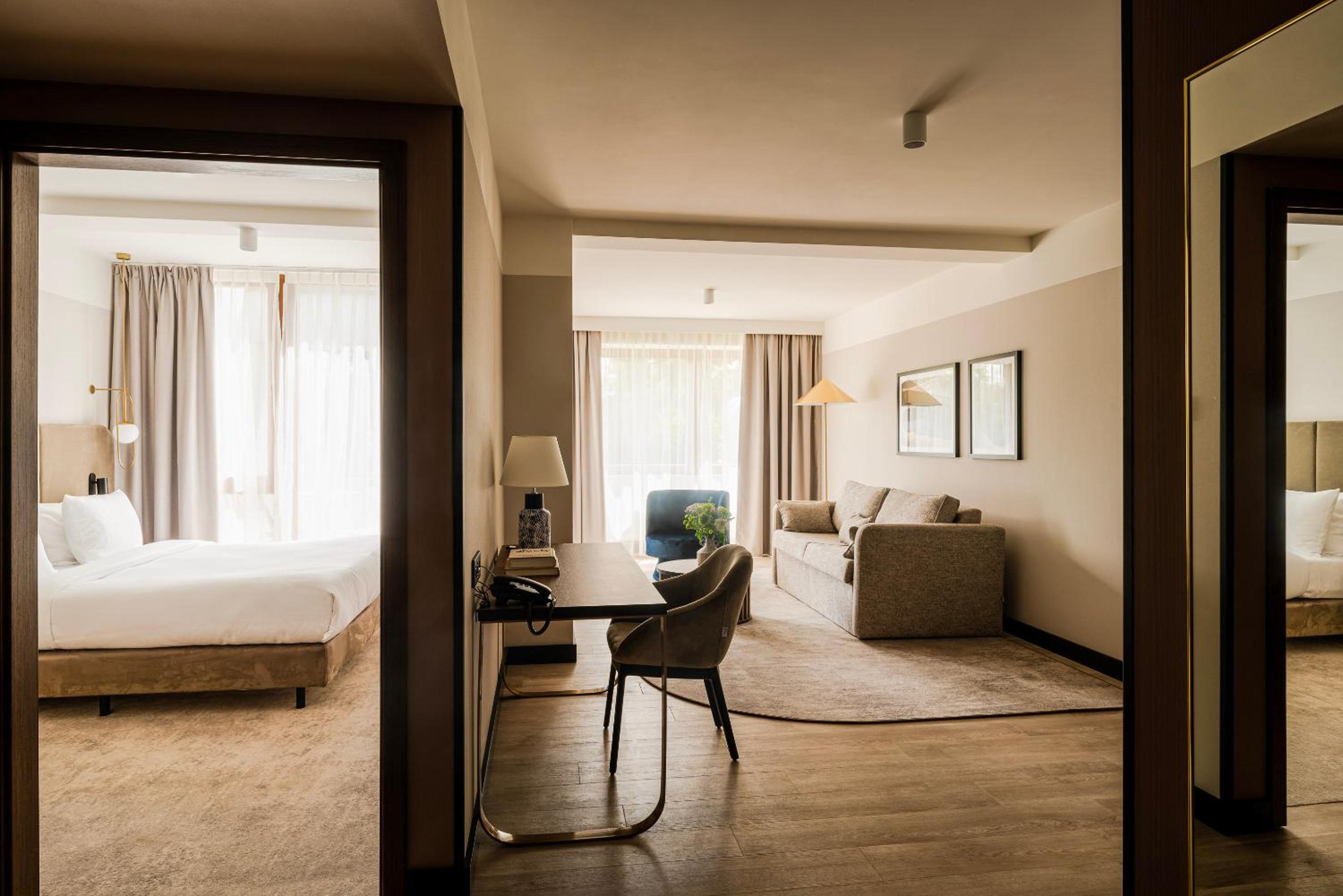 One-Bedroom Deluxe Queen Suite with Sofa Bed