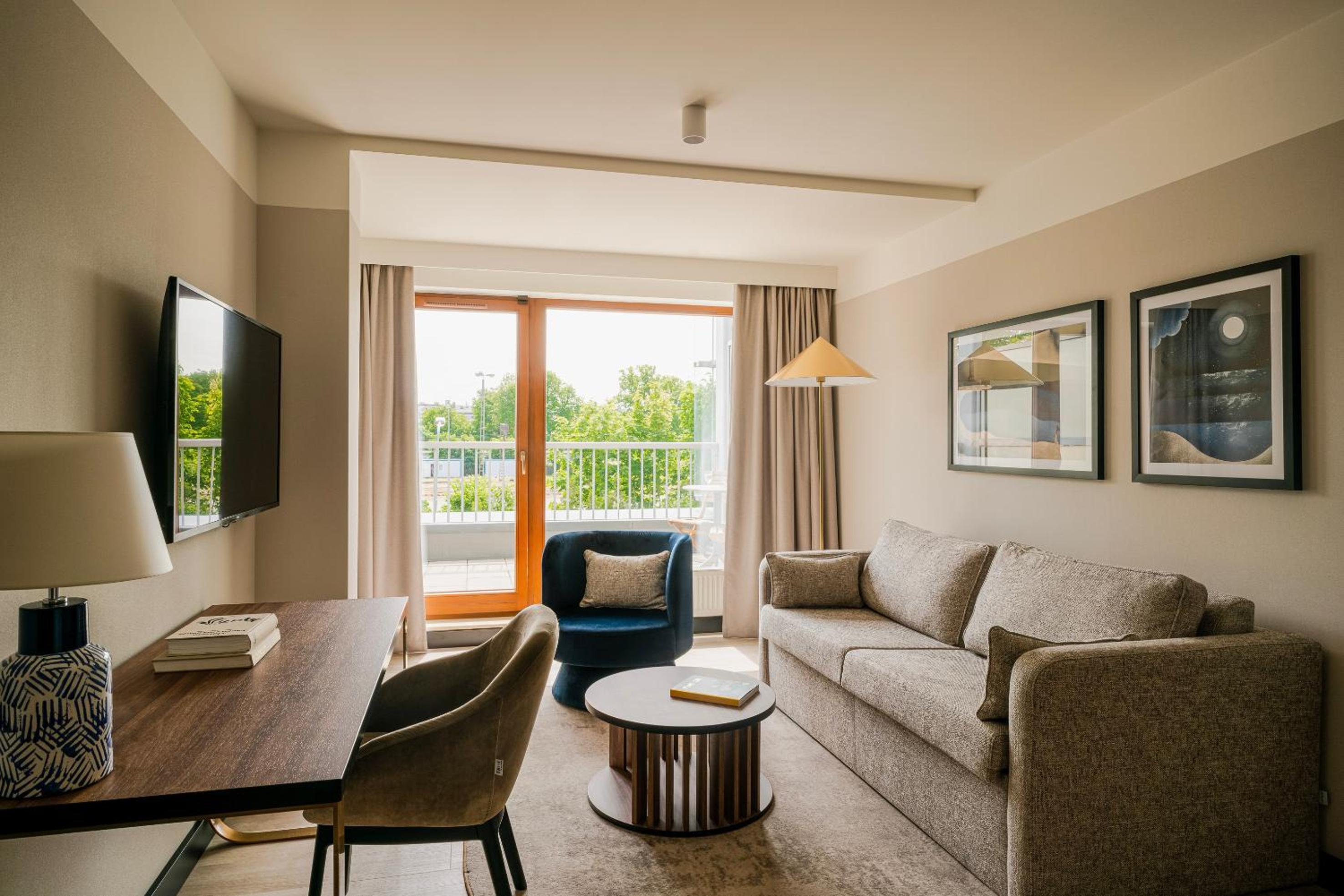 Two-Bedroom Executive Queen Suite with Sofa Bed and Balcony