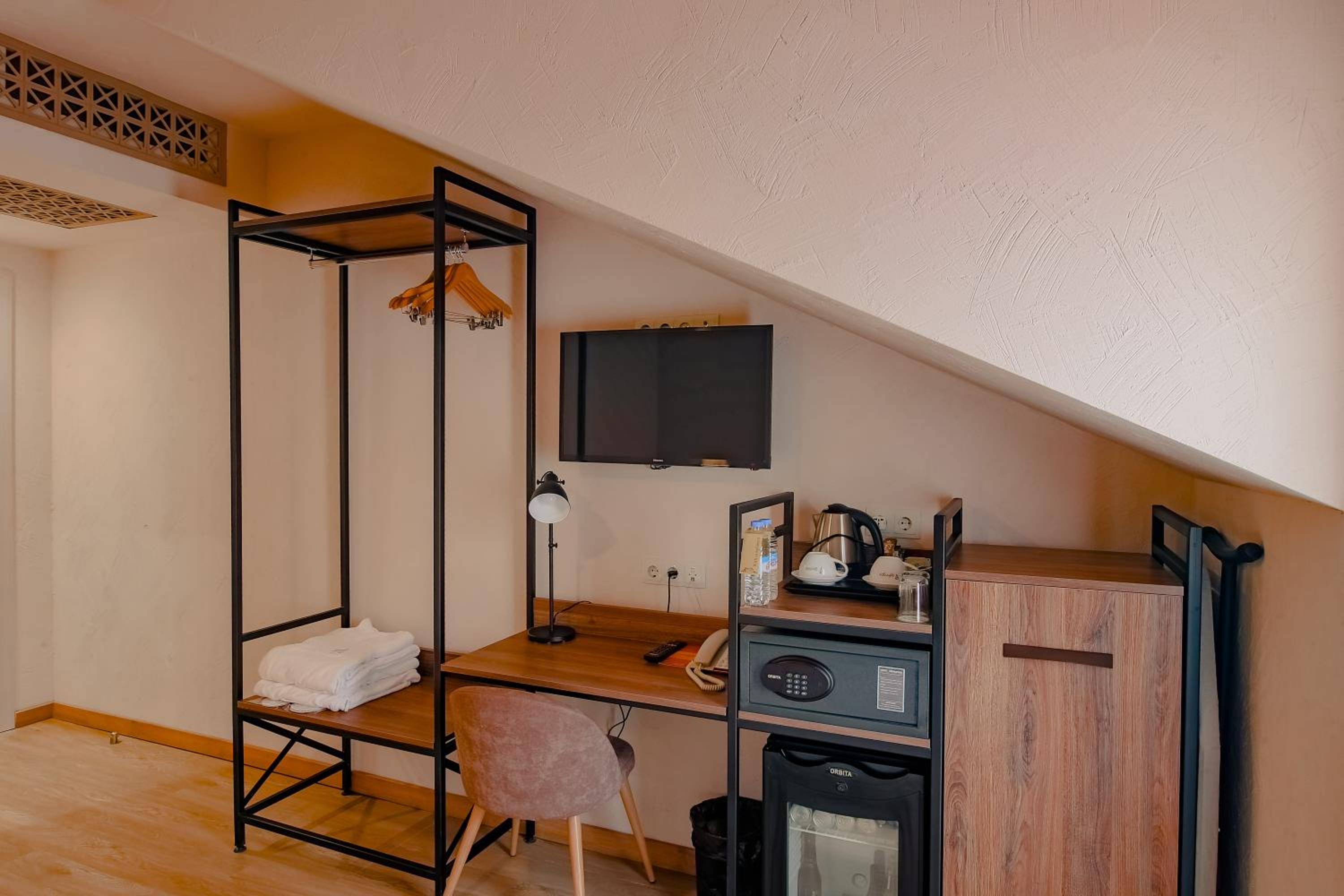 Double or Twin Room photo 2