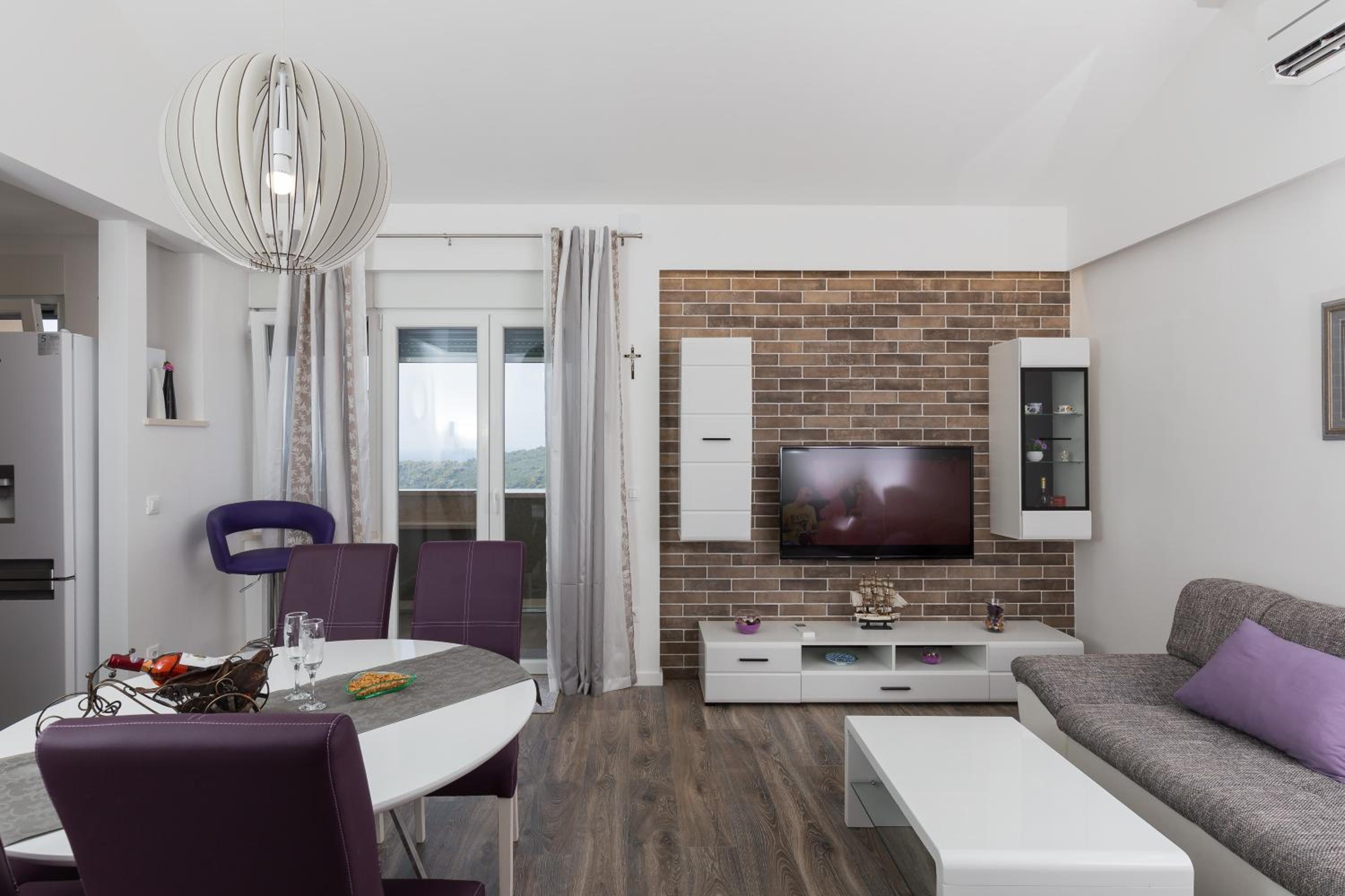 Two-Bedroom Apartment with Balcony and Sea View
