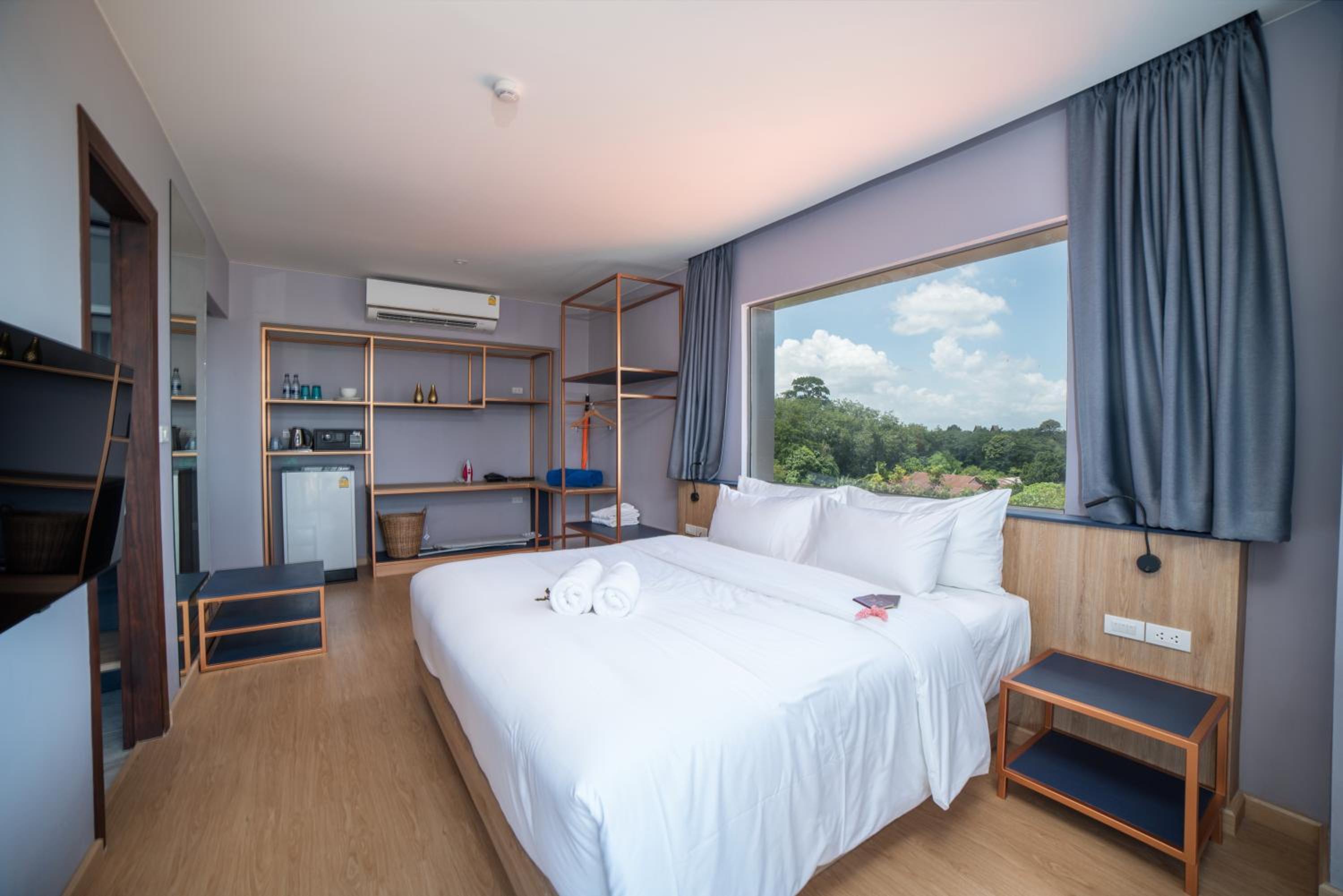 Deluxe Suite