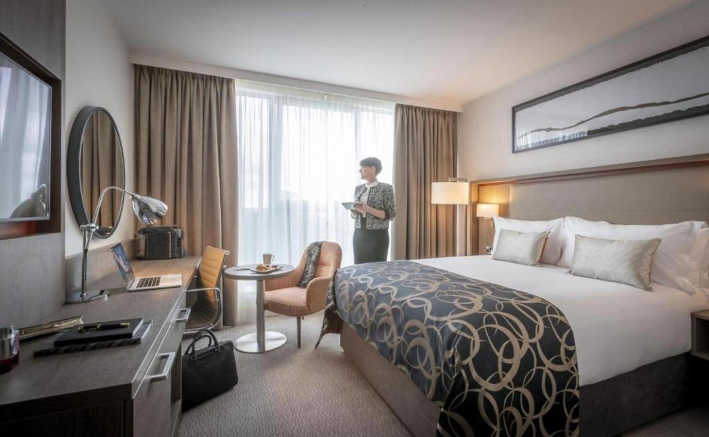 Executive King Room - Photo 2