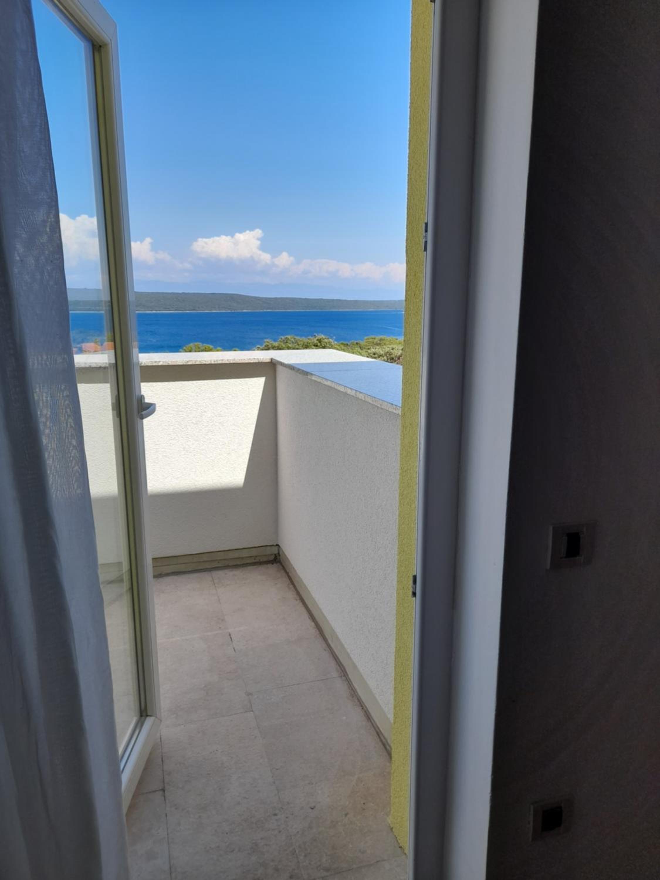 Apartment with Sea View - Photo 3