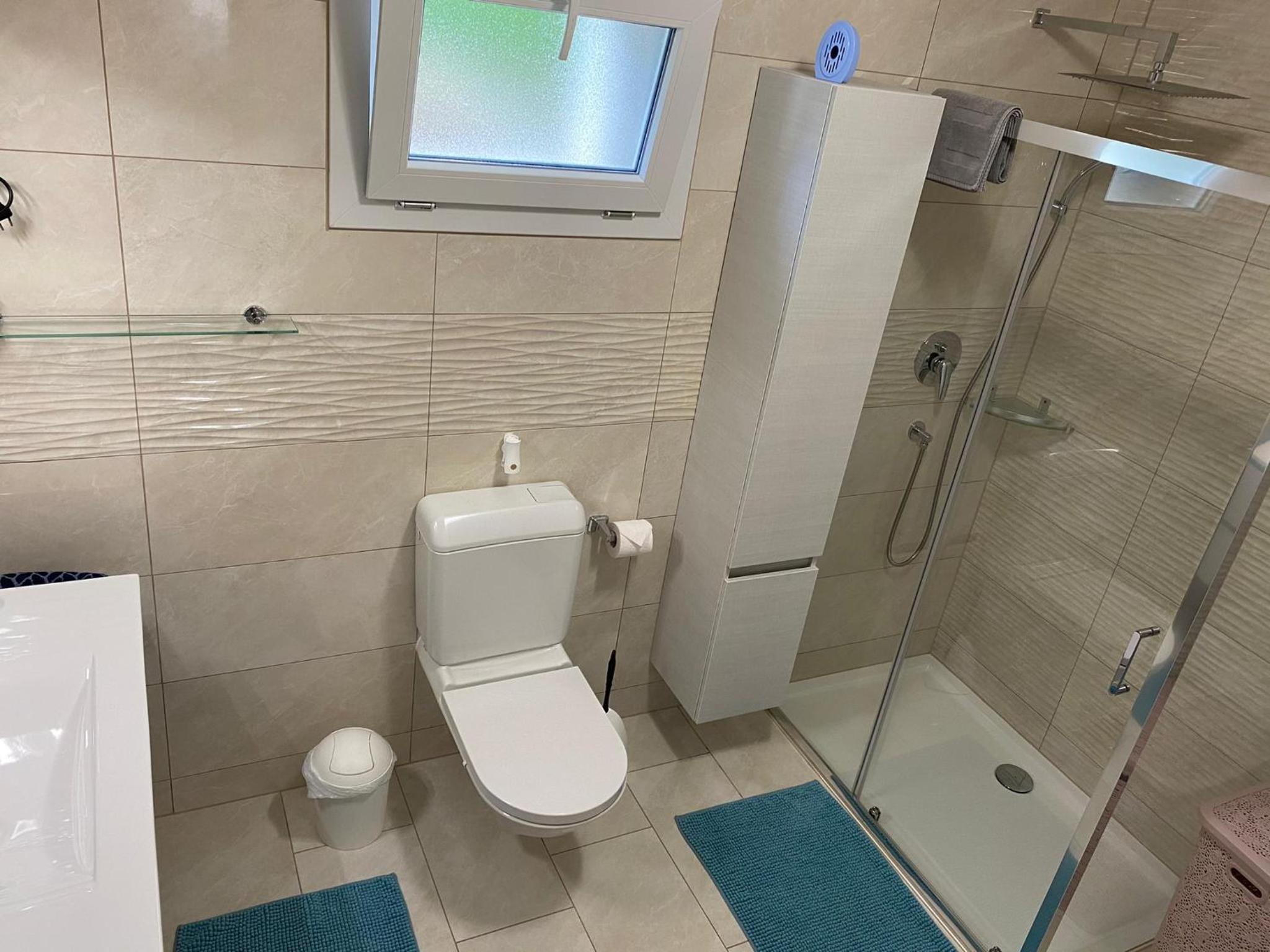 One-Bedroom Apartment - Photo 12