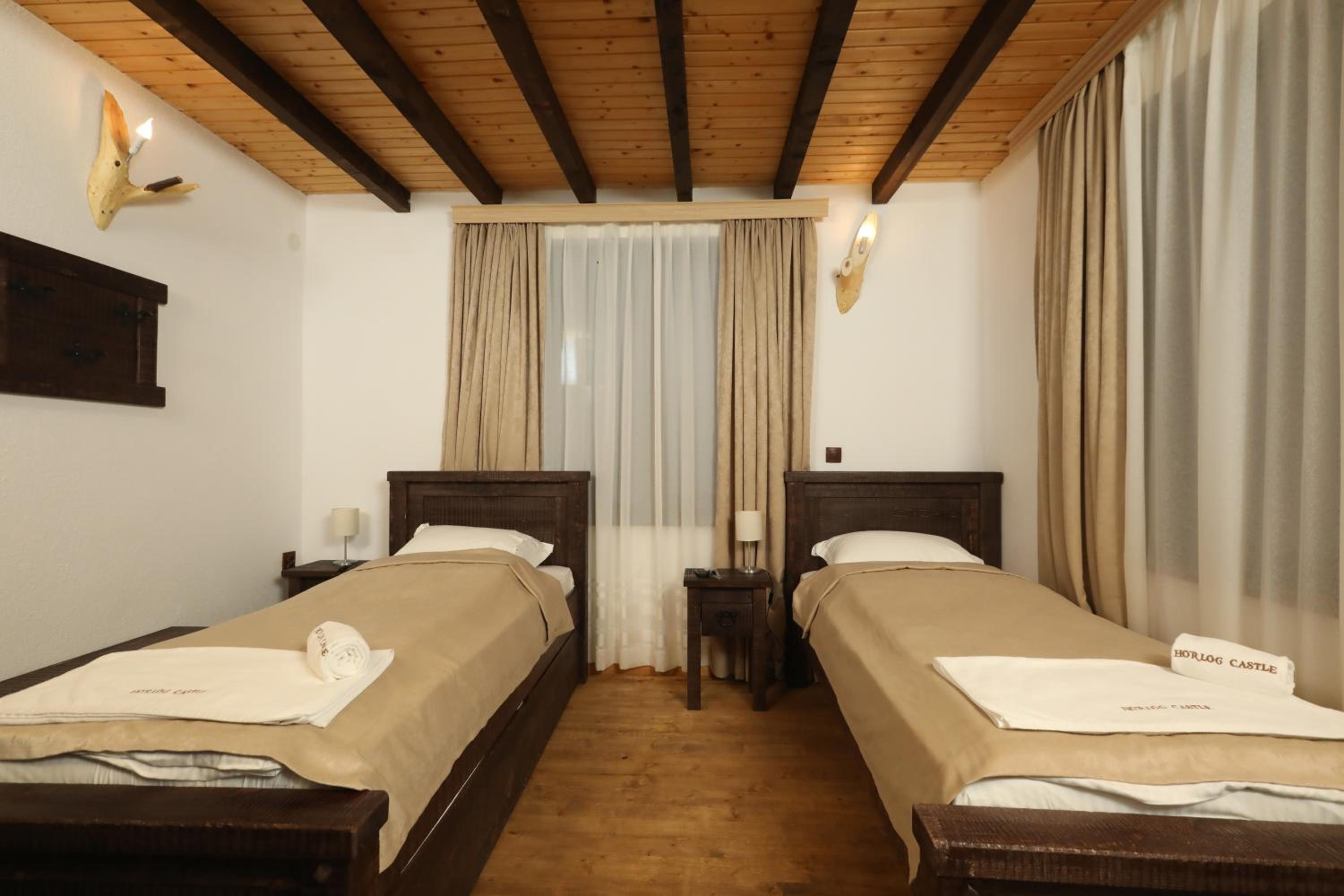 Twin Room with Balcony - Photo 13