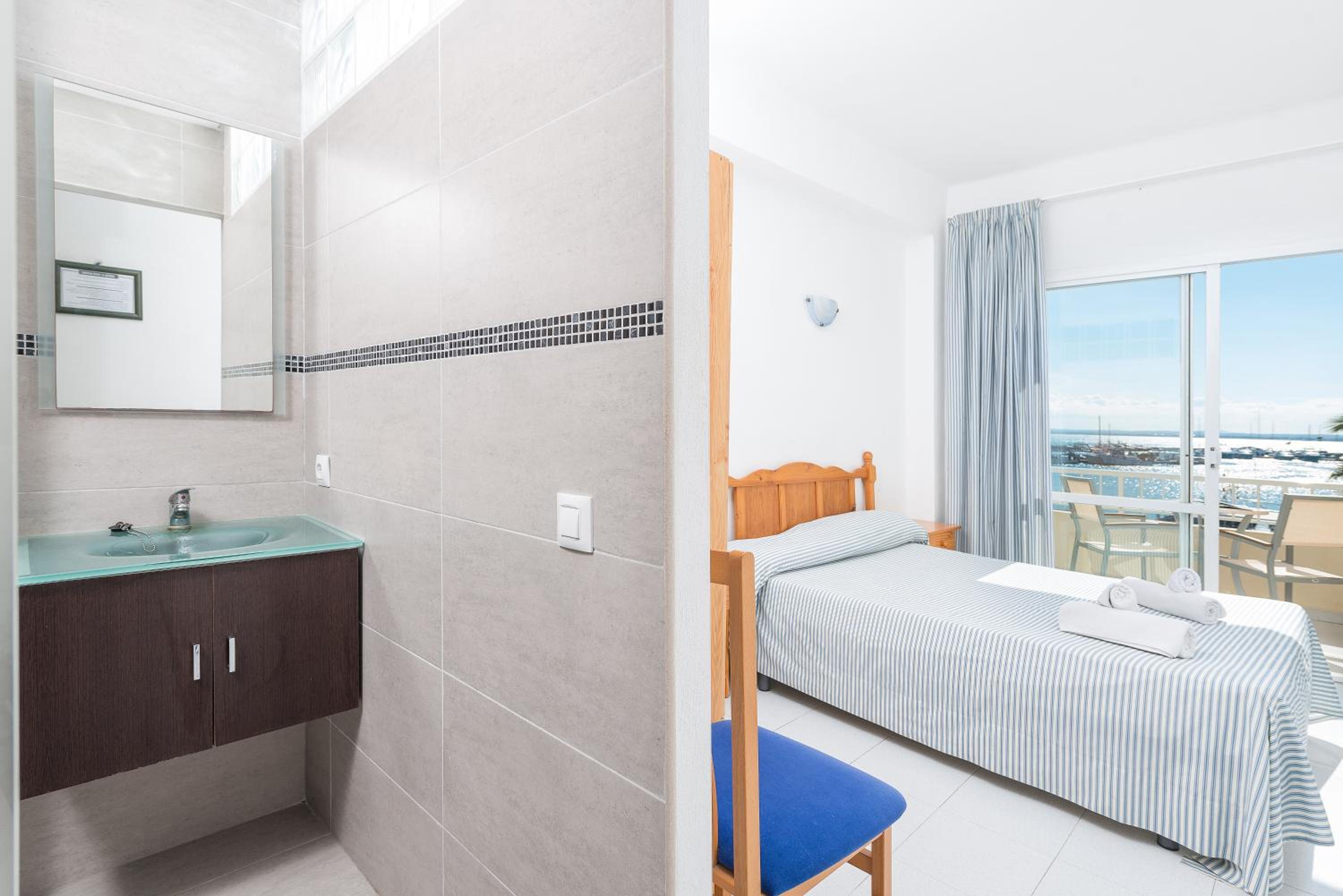Habitación Doble con Baño Privado
