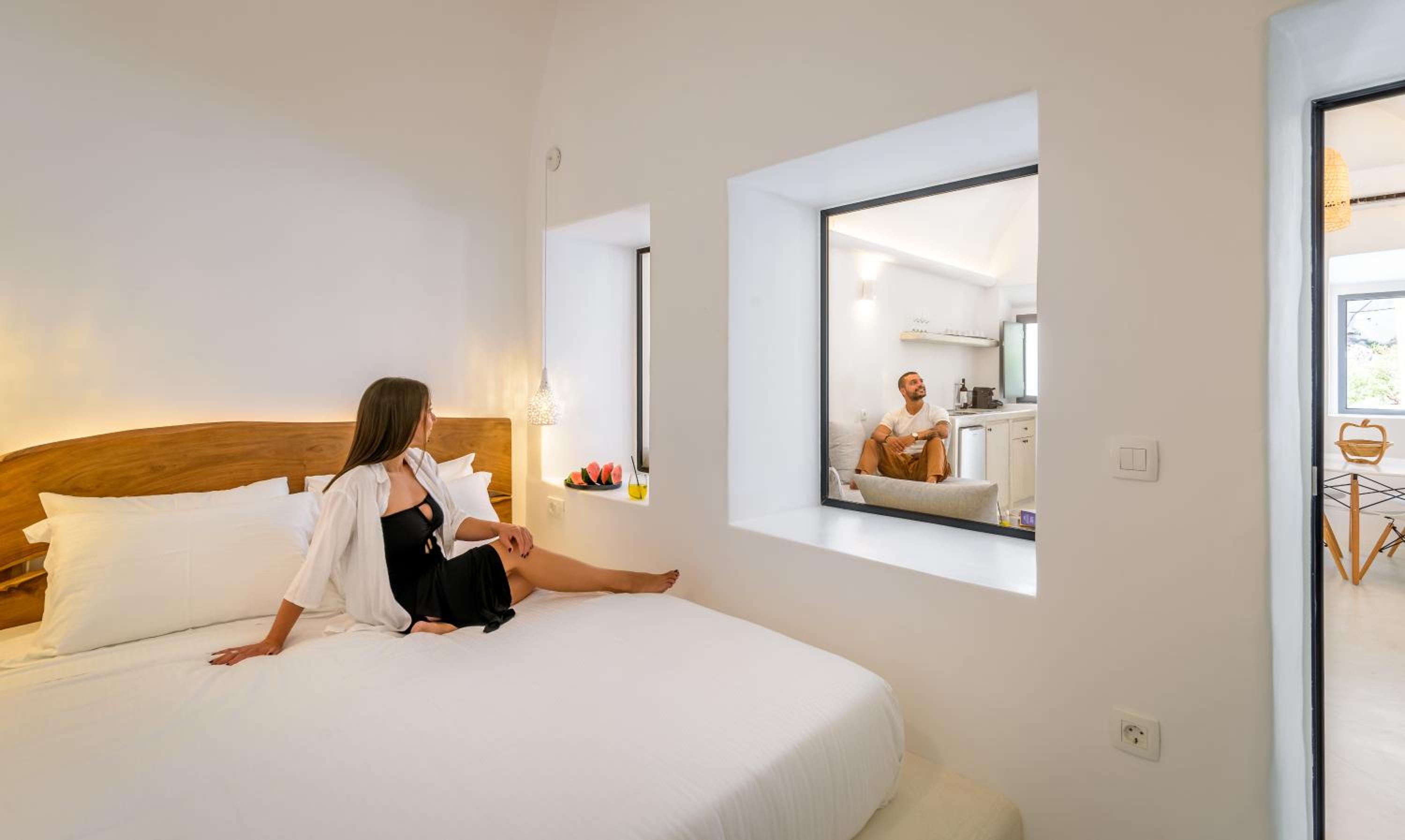 Grand Suite with Outdoor Hot Tub - Photo 12