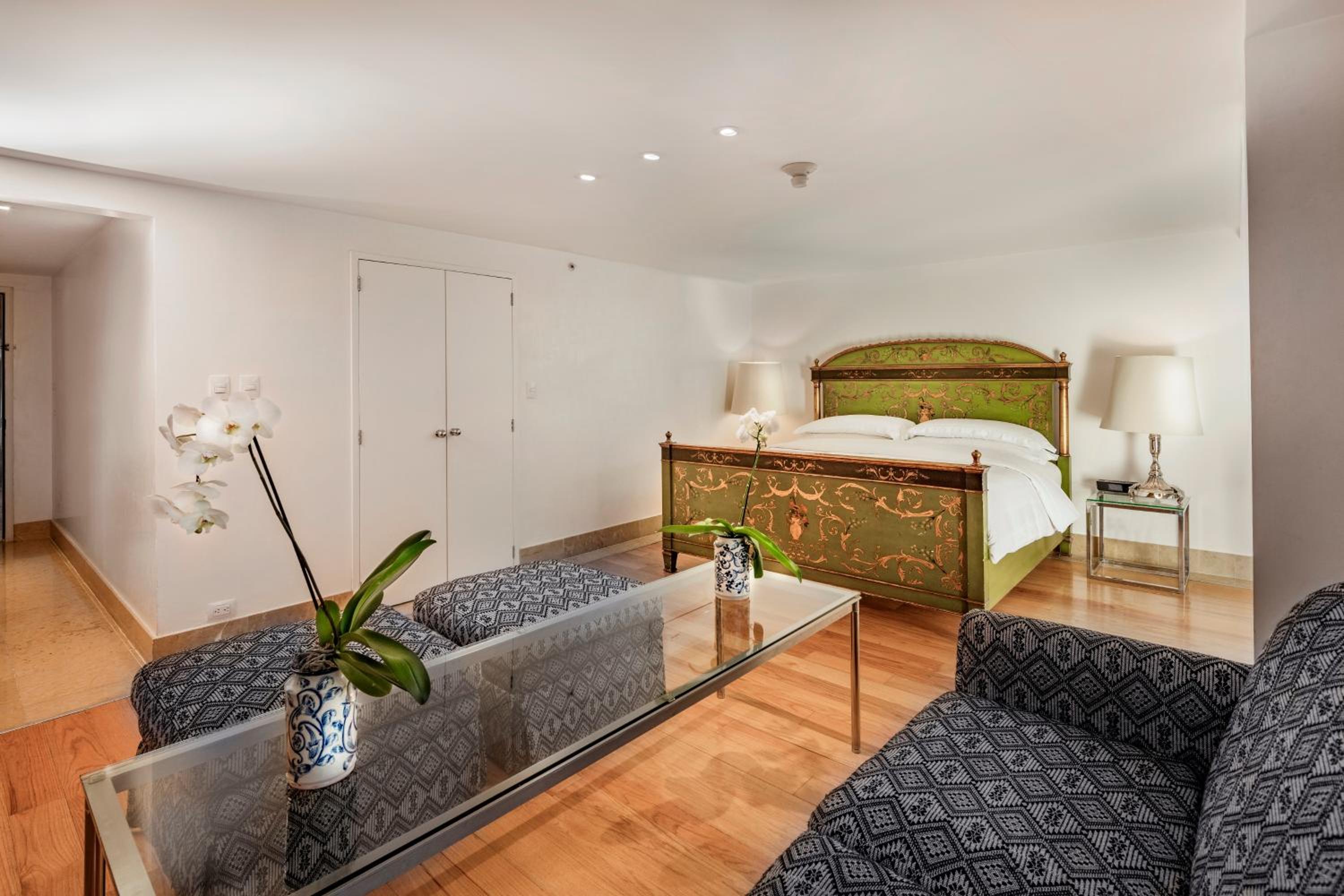 Junior King Suite - Photo 3