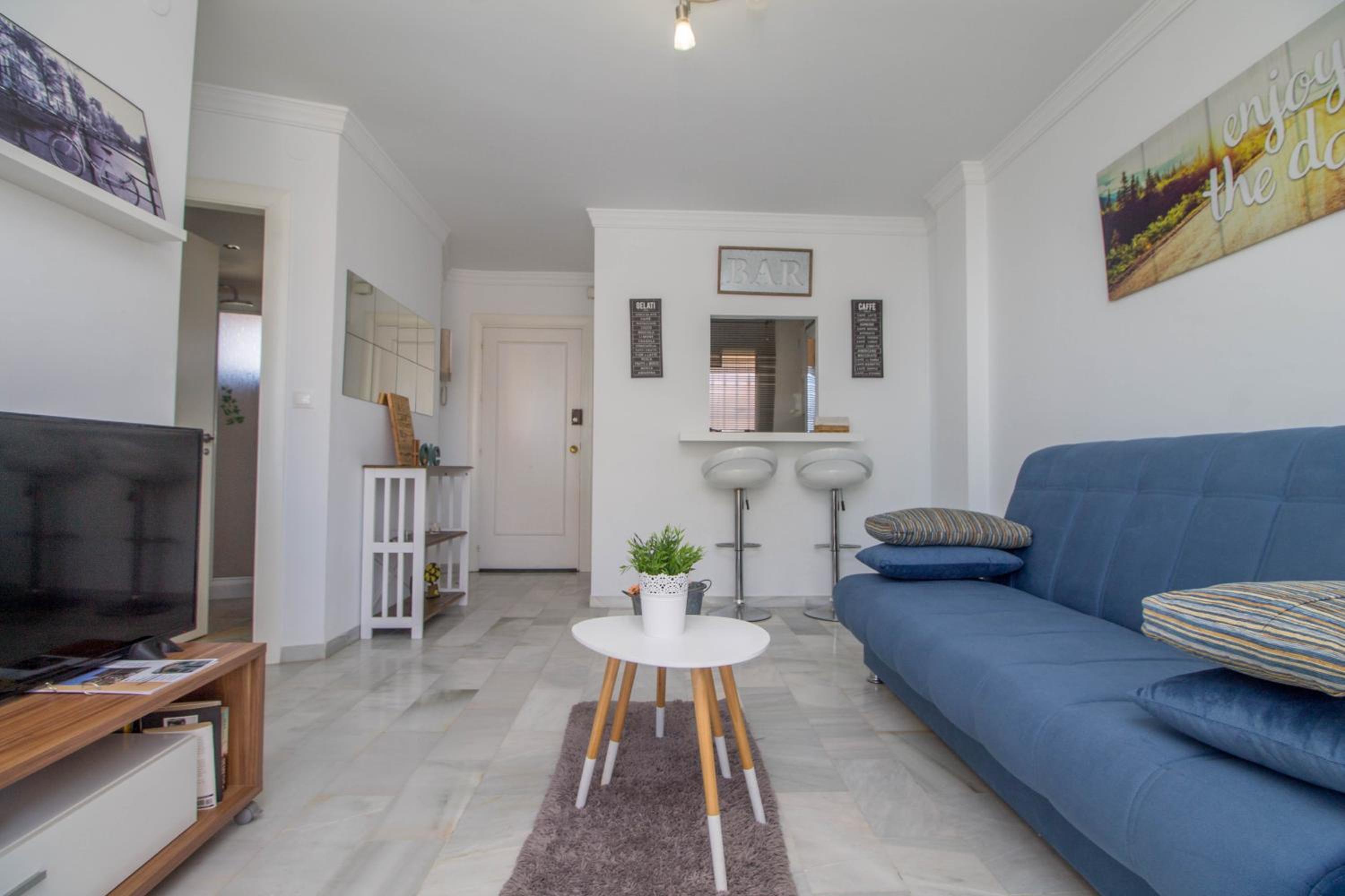 Apartment with Terrace - Photo 20