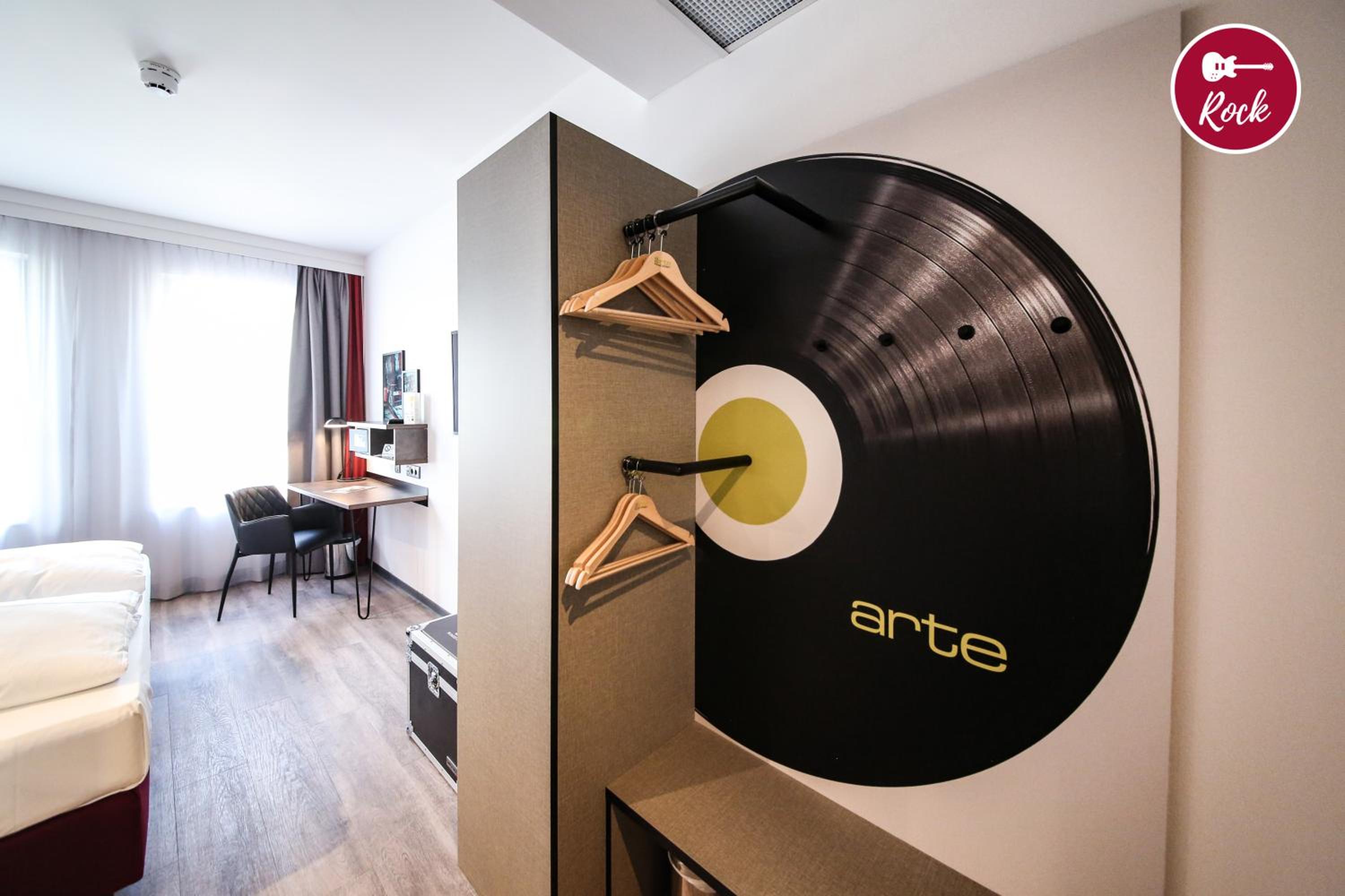 Premium Double Room Rock and Roll photo 2