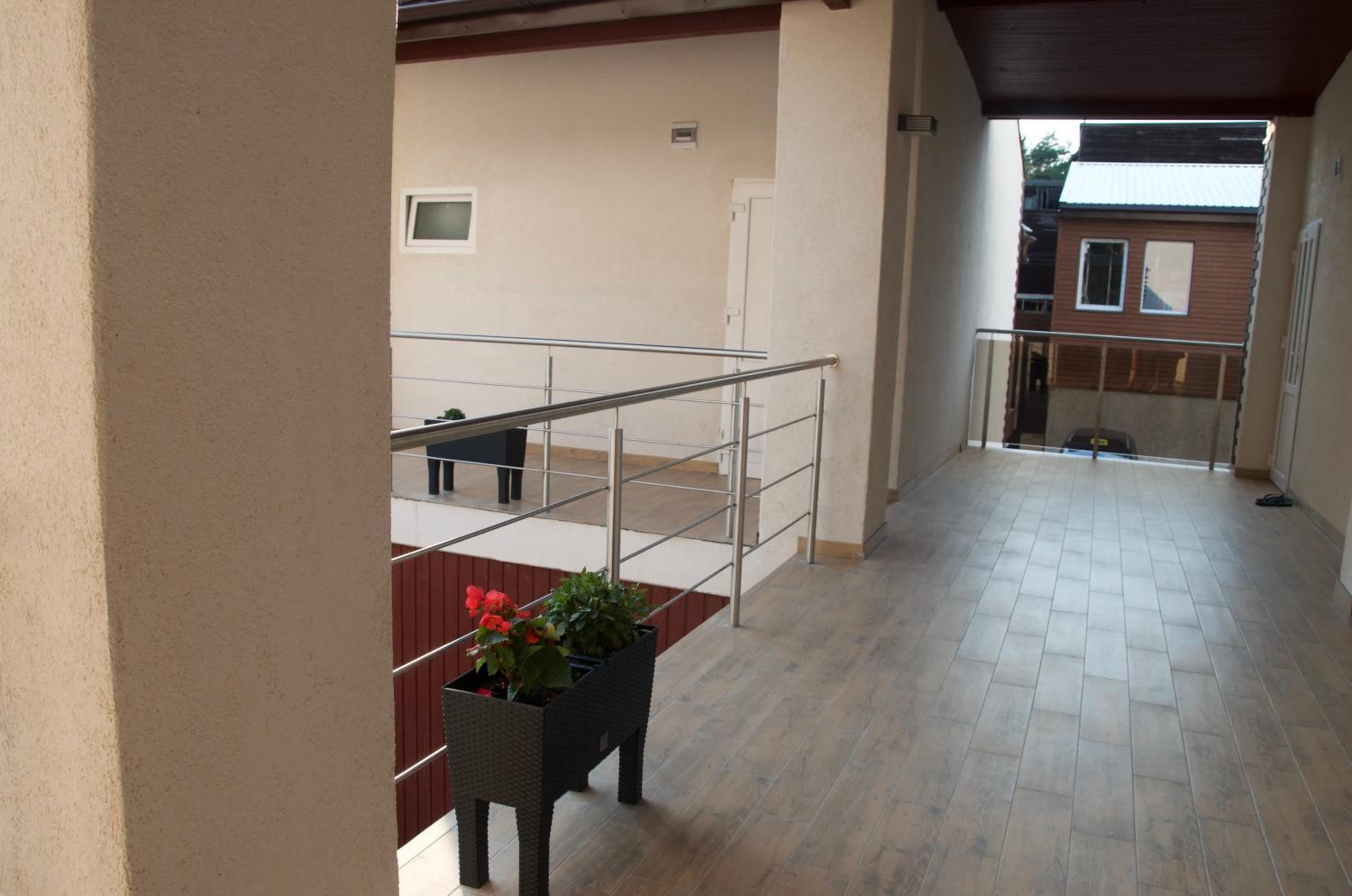 Apartment with Balcony photo 3