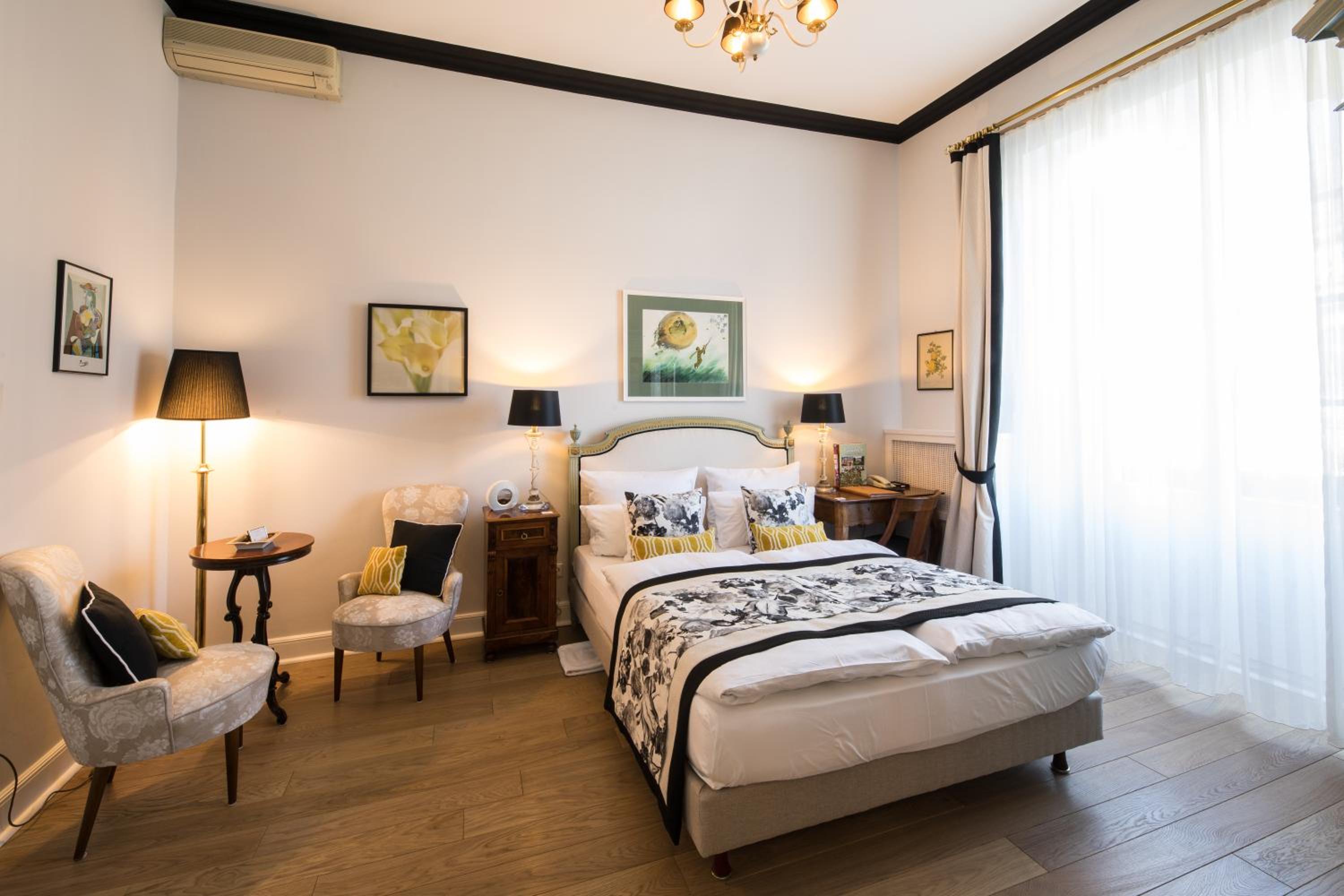 Superior Room - Photo 11