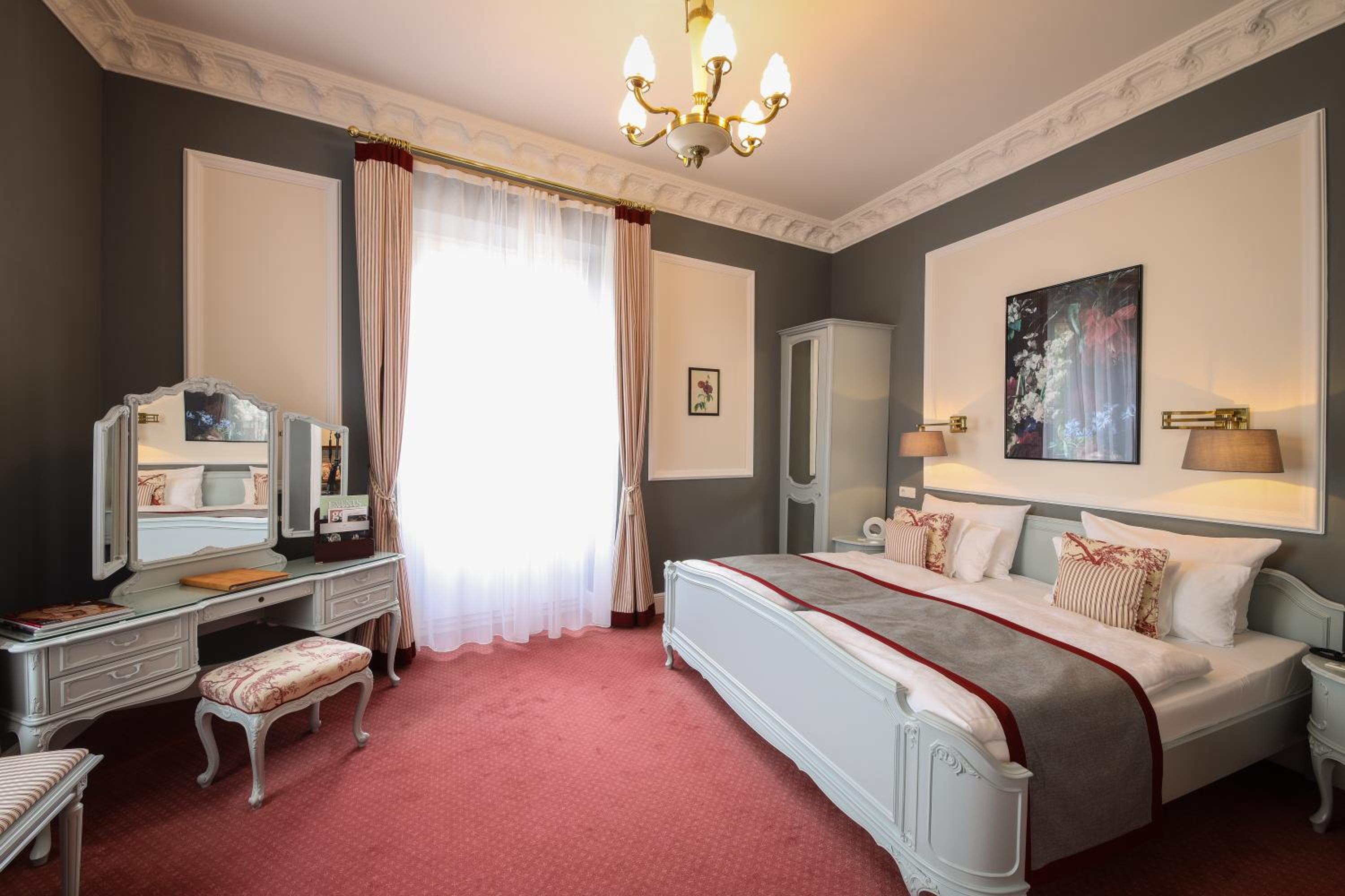 Junior Suite - Photo 1