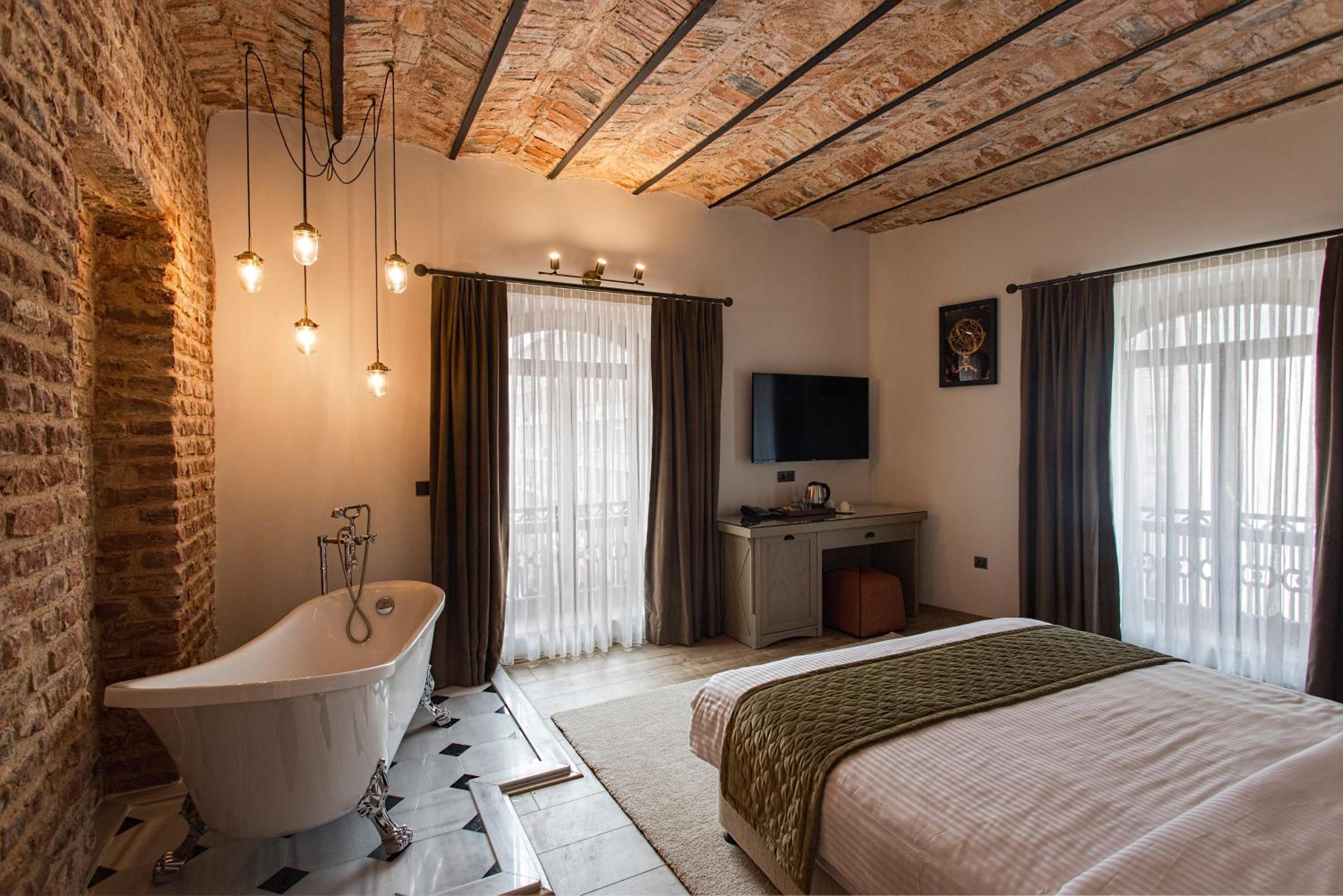 Junior Suite with Bathtub photo 2