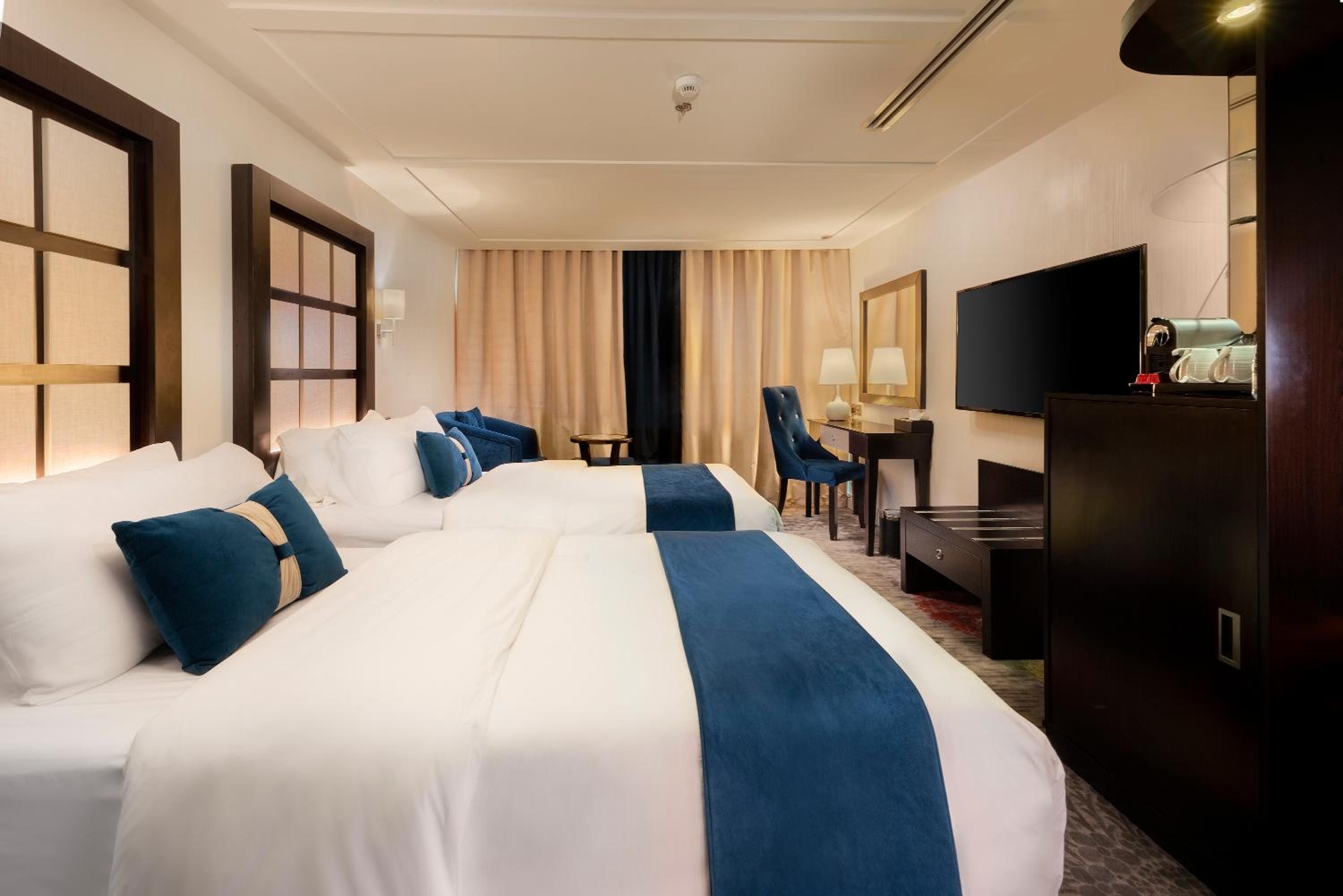 Twin Room with City View