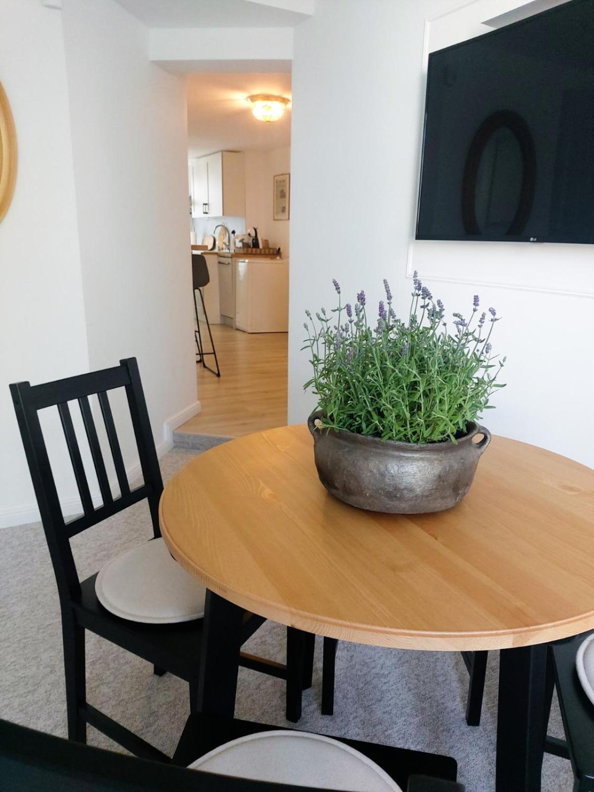Two-Bedroom Apartment - Photo 21