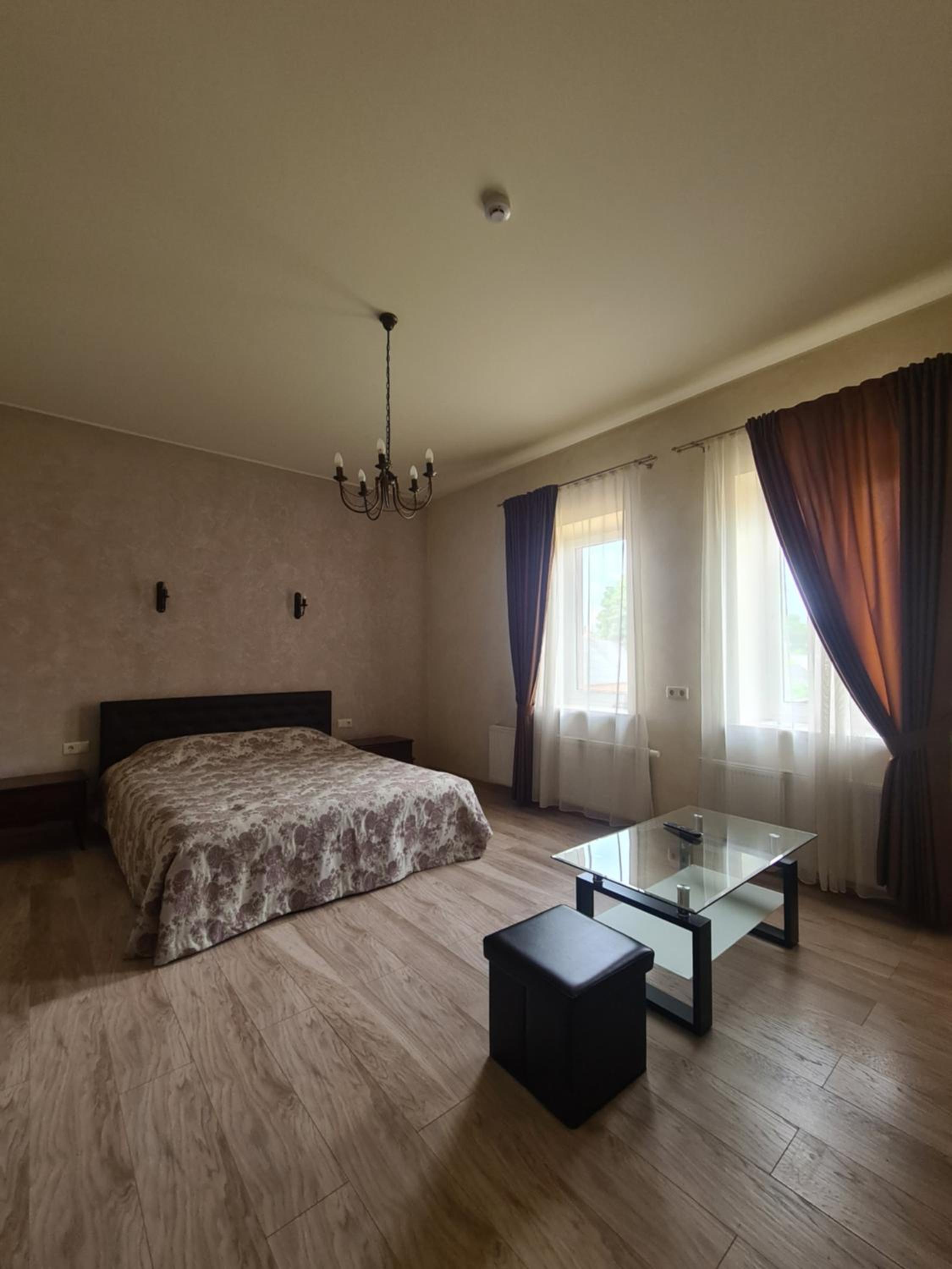 Large Double Room - Photo 1