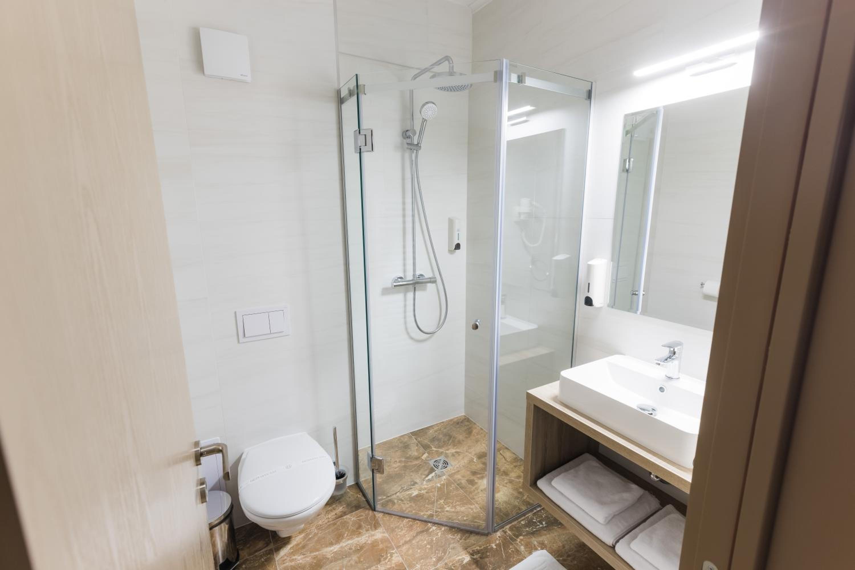 Standard Twin Room photo 2