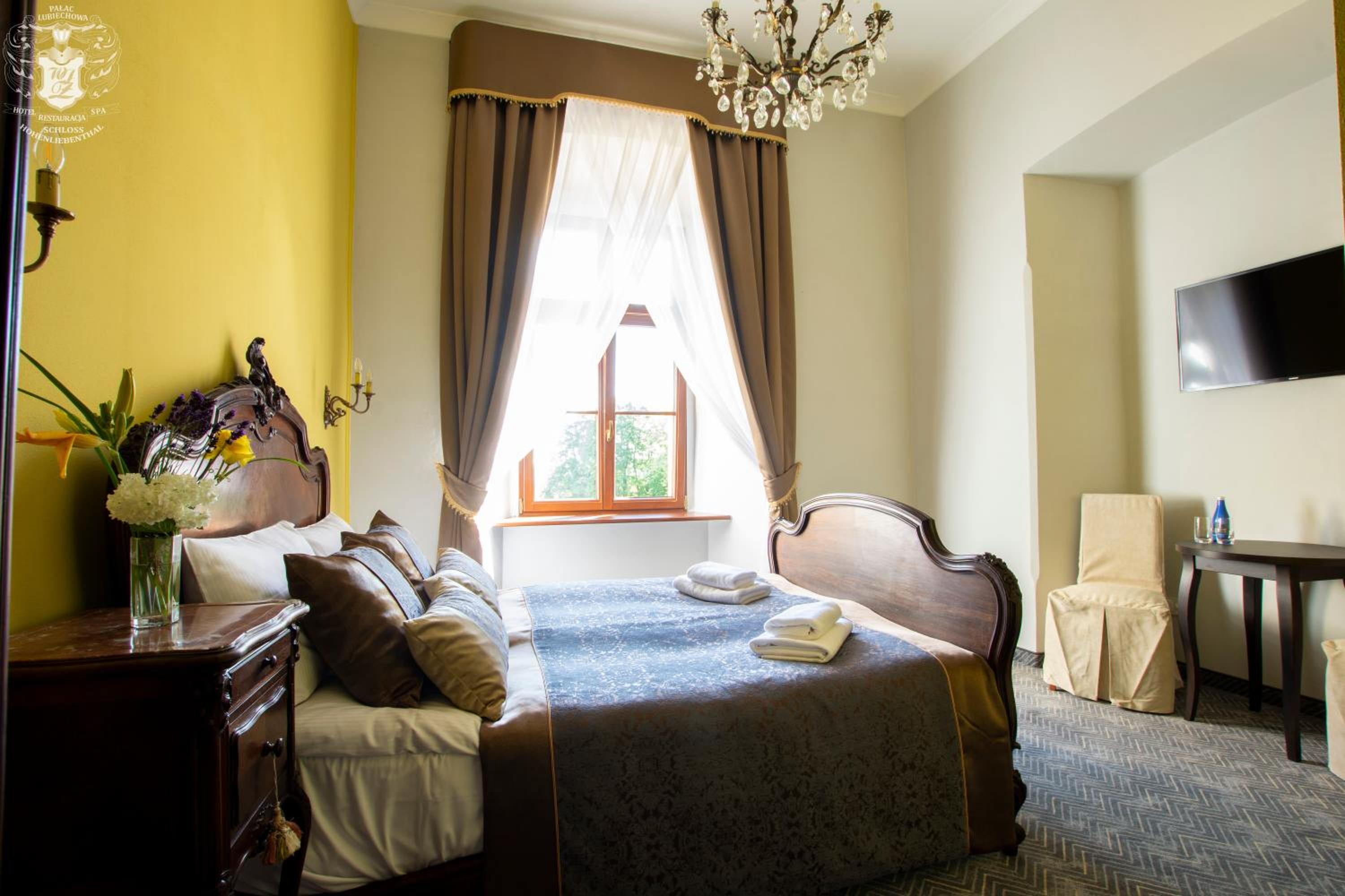 Double or Twin Room - Photo 5