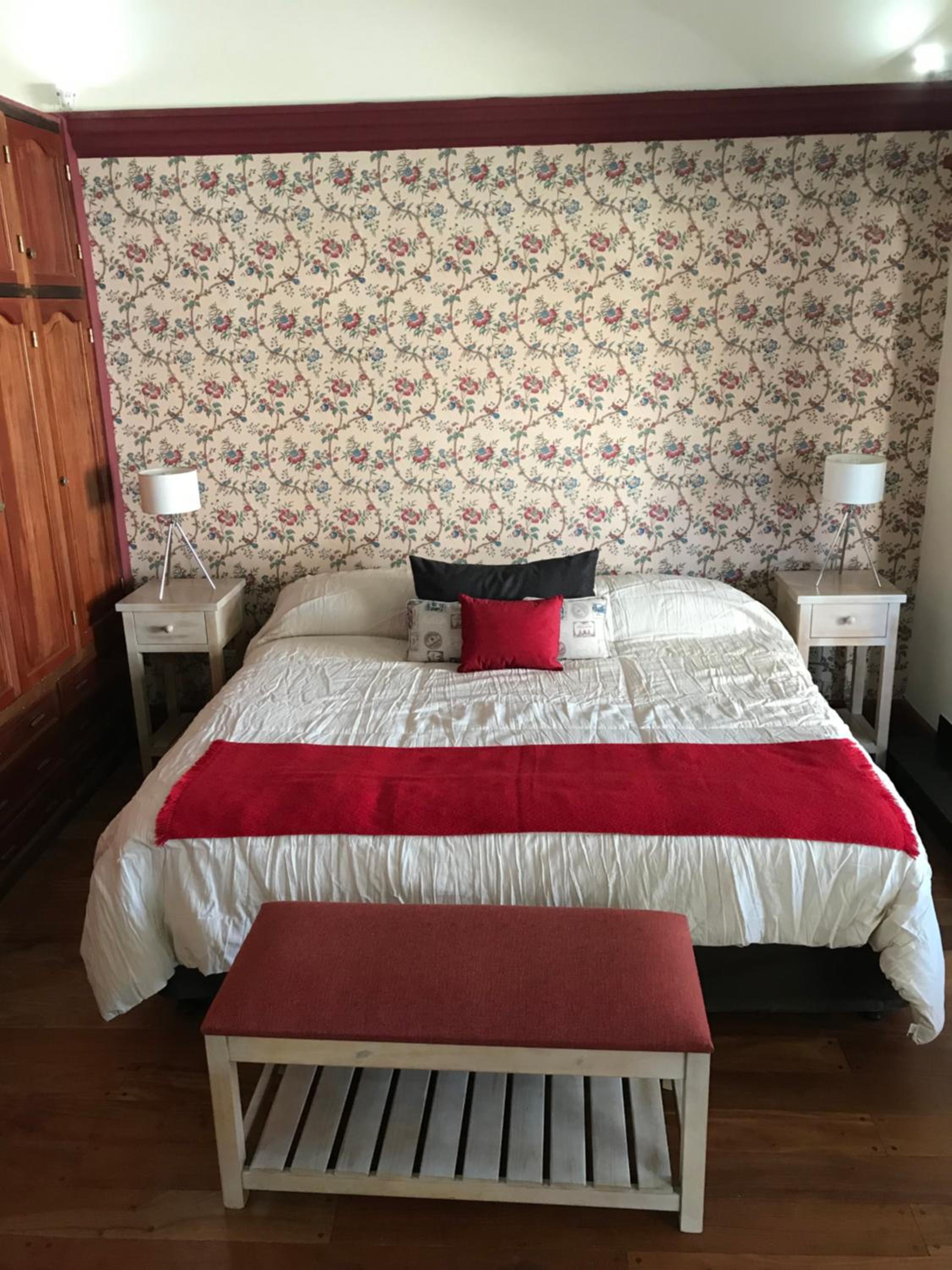 Deluxe King Suite